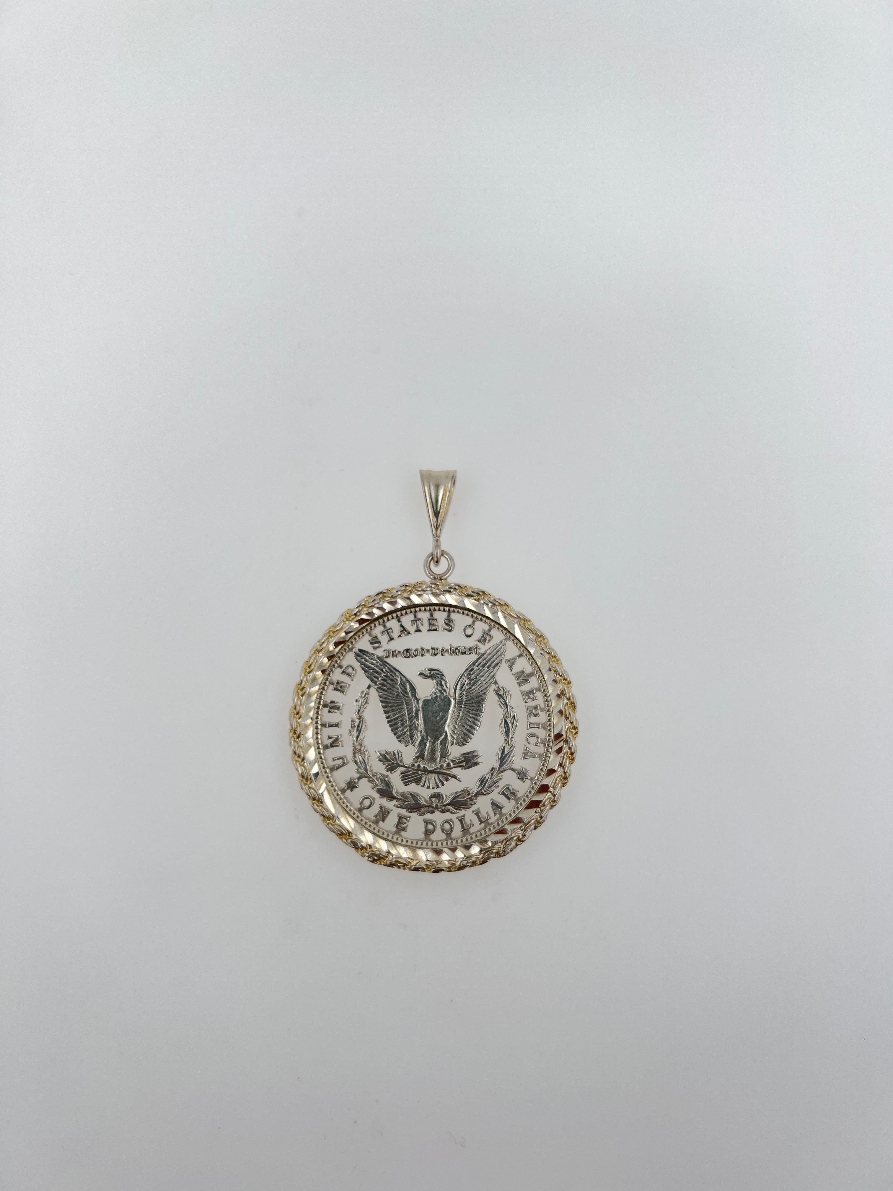 Ciondolo Charm Medaglione in Argento Placcato in Rodio Bianco con Moneta da Dollaro d'Epoca In condizioni Nuovo in vendita a Oakton, VA