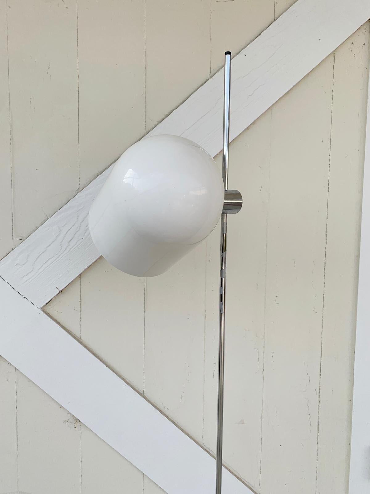 Powder-Coated Vintage Dome Floor Lamp by Robert Sonneman