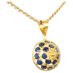 Vintage Dome Pendant 1ctw natural Sapphire solid 18K / 0.8 gr