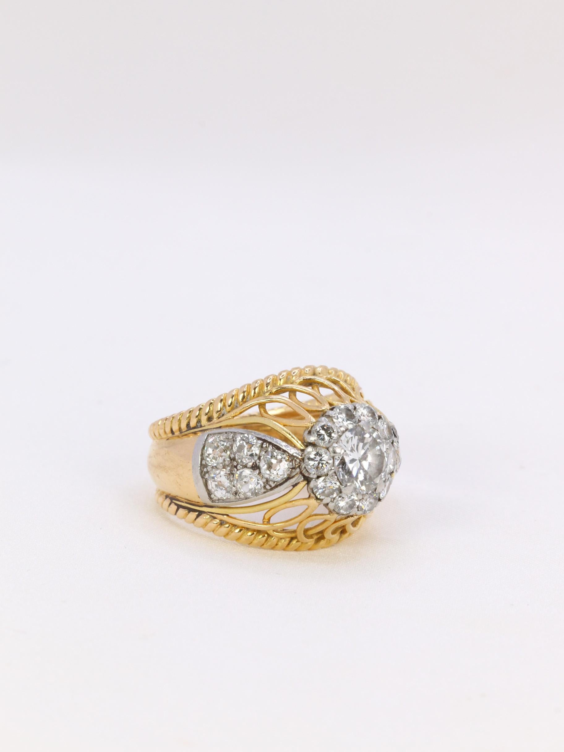 Retro Vintage dome ring in yellow gold, platinum and 1 ct central diamond For Sale