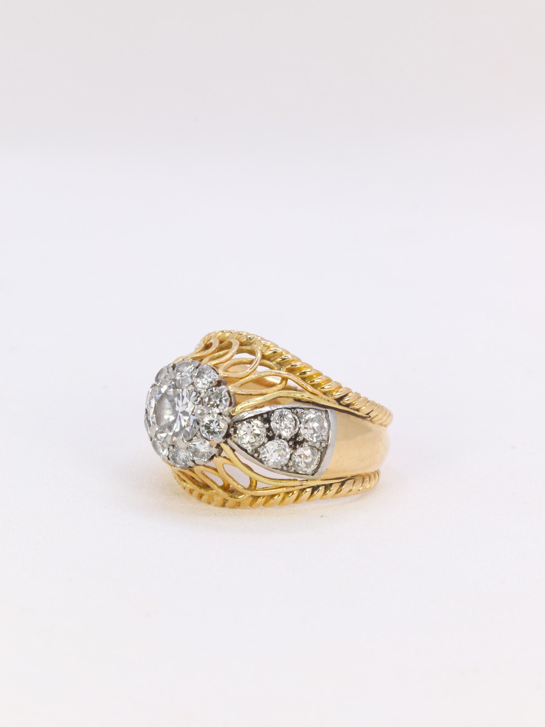 Vintage dome ring in yellow gold, platinum and 1 ct central diamond For Sale 1
