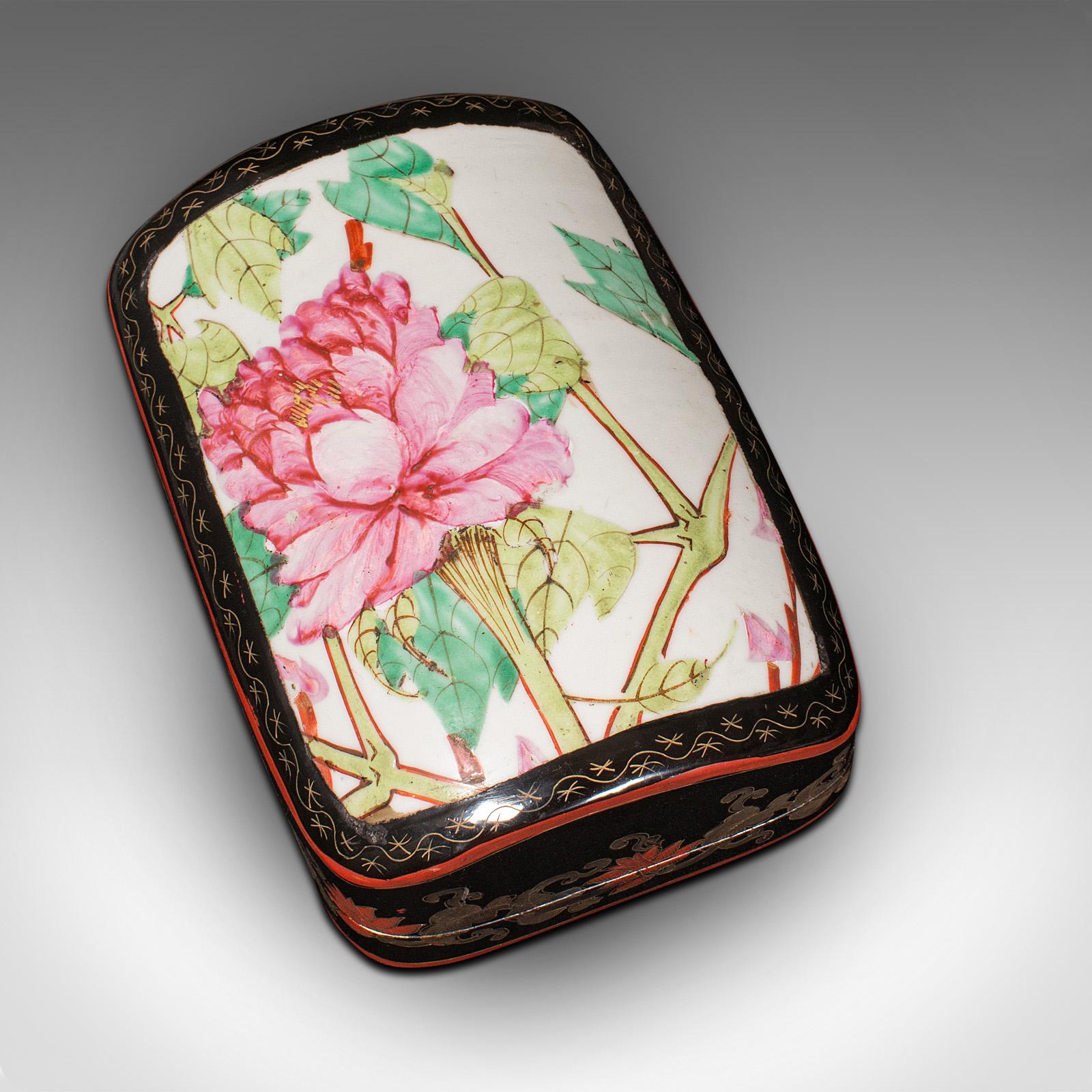 Vintage Dome Top Box, Oriental, Japanned, Trinket, Jewellery Case, Late Art Deco For Sale 3