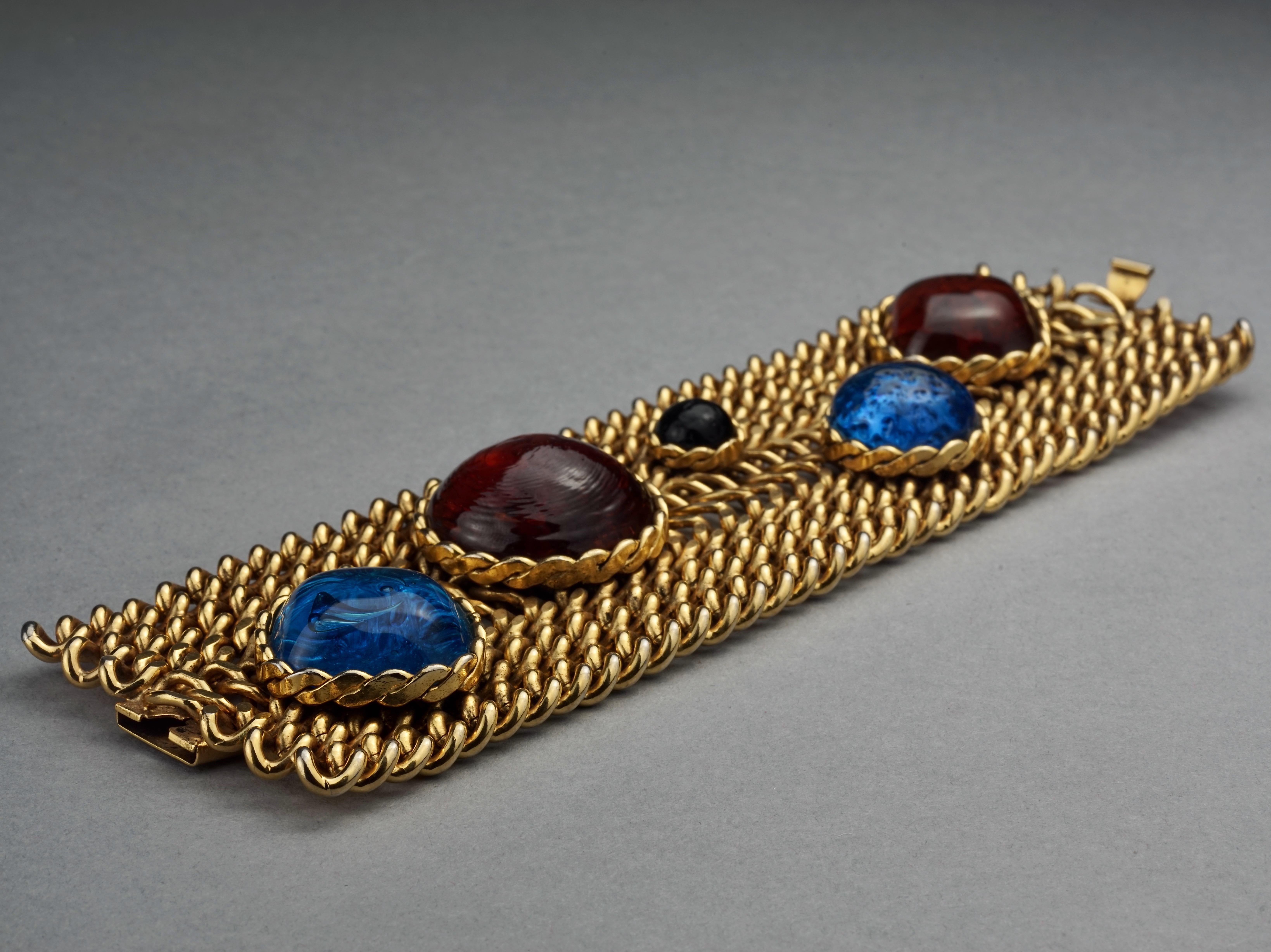 Vintage DOMINIQUE AURIENTIS Jeweled Glass Cabochon Wide Chain Cuff Bracelet In Excellent Condition In Kingersheim, Alsace