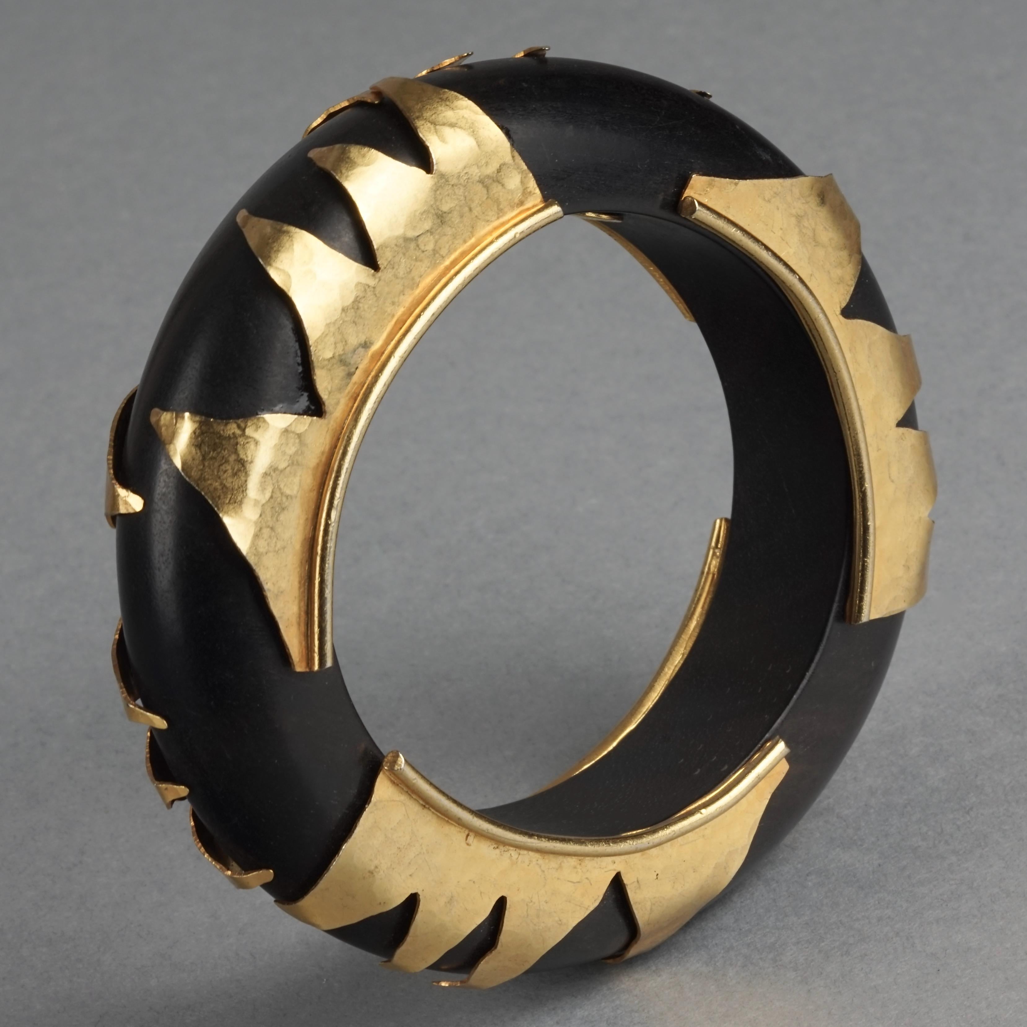 Women's Vintage DOMINIQUE AURIENTIS Zigzag Gilt Accent Wood Bangle Bracelet For Sale