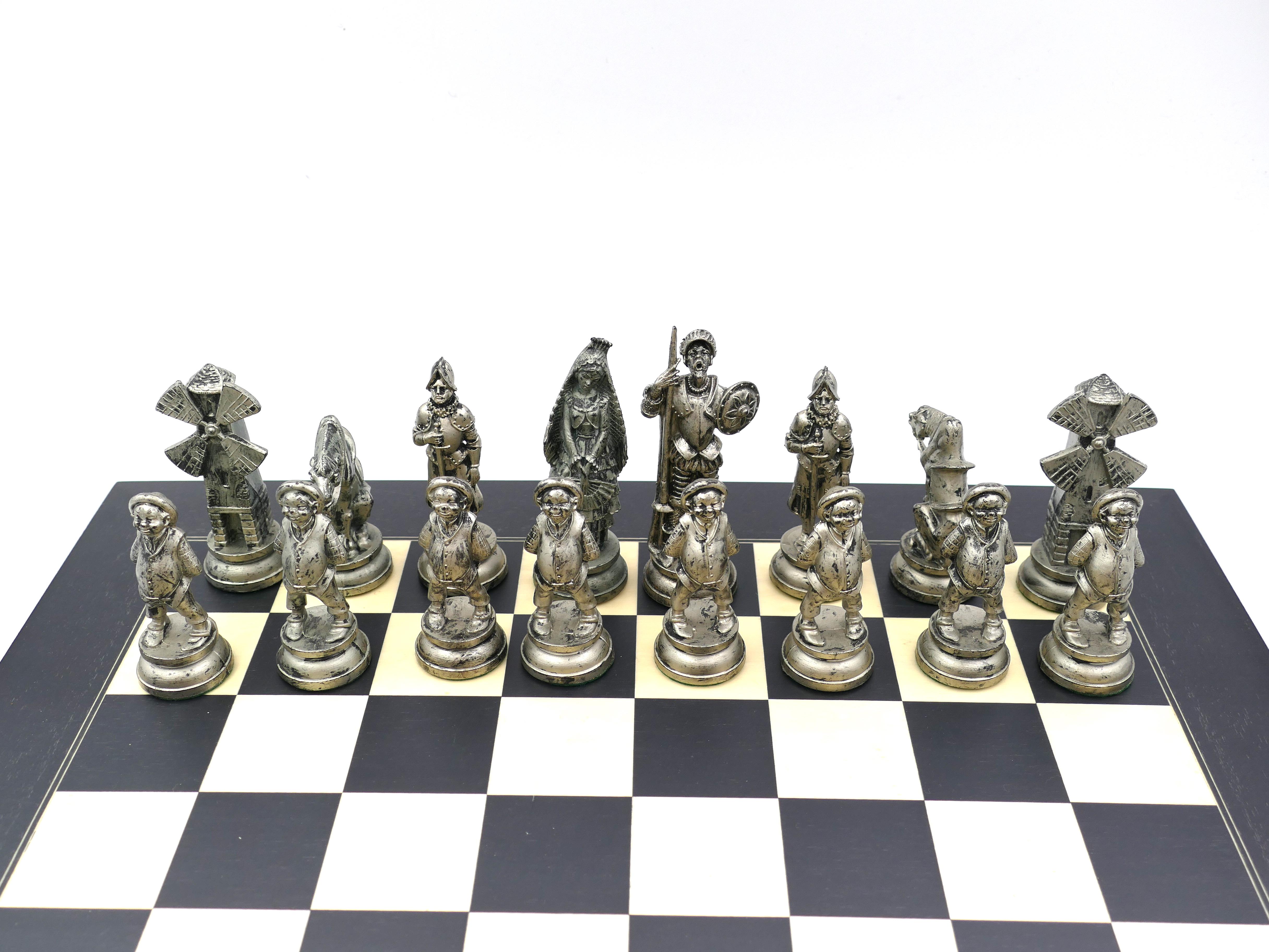 Métal Vintage Don Quixote Chess:: Late 20th Century