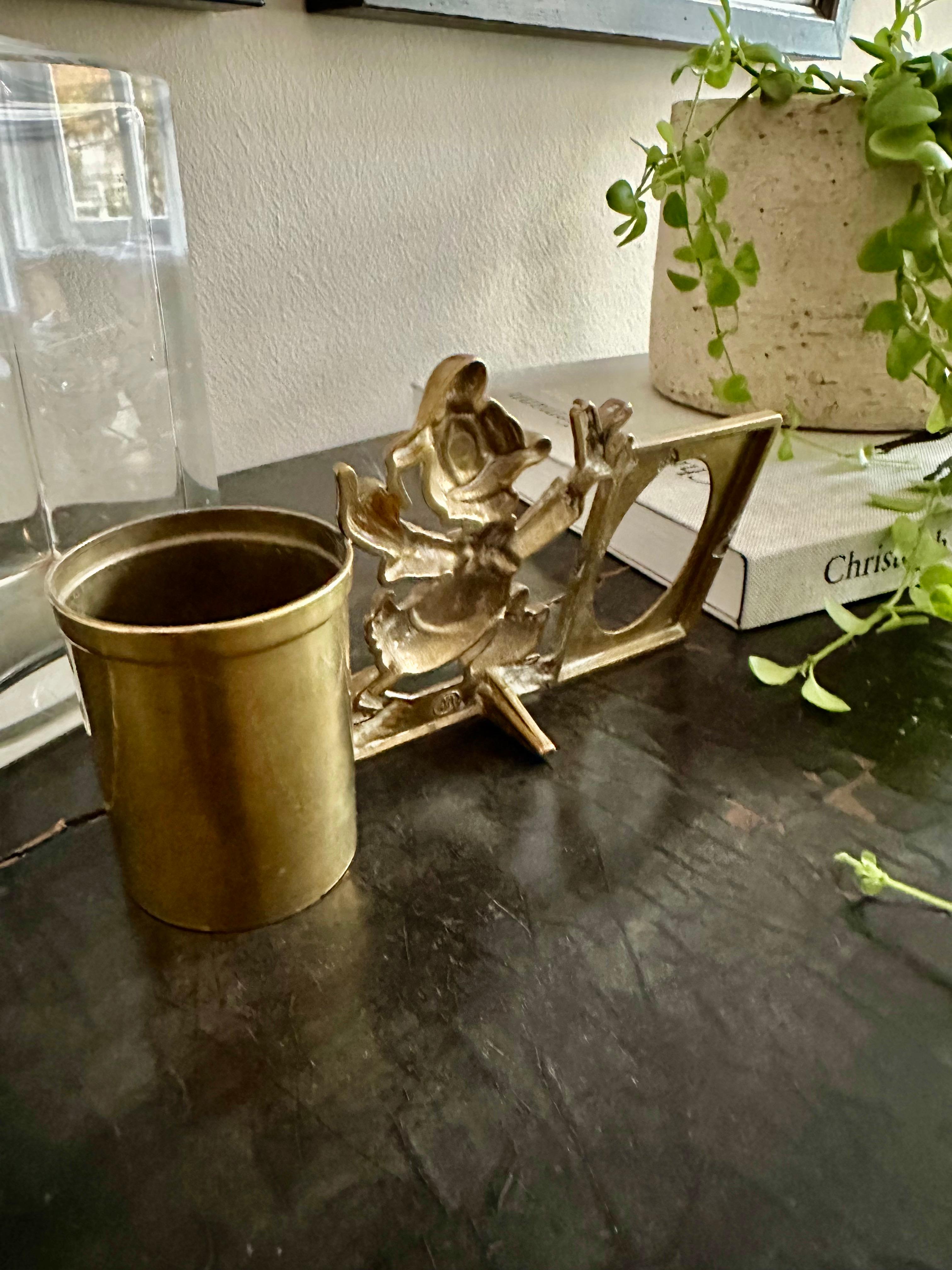 Vintage Donald Duck Brass Pen Holder with Picture Frame – 1970s Collectible For Sale 6