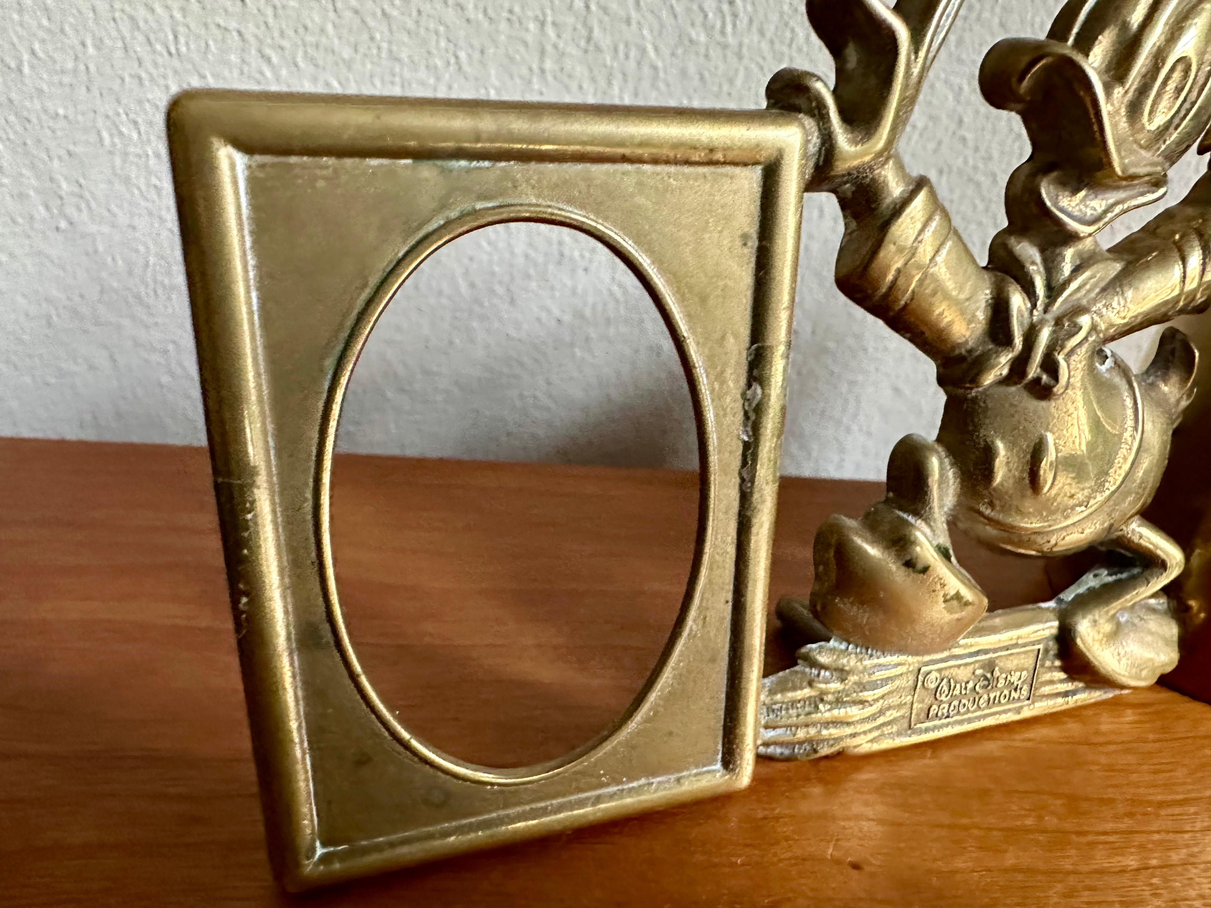 Vintage Donald Duck Brass Pen Holder with Picture Frame – 1970s Collectible For Sale 8