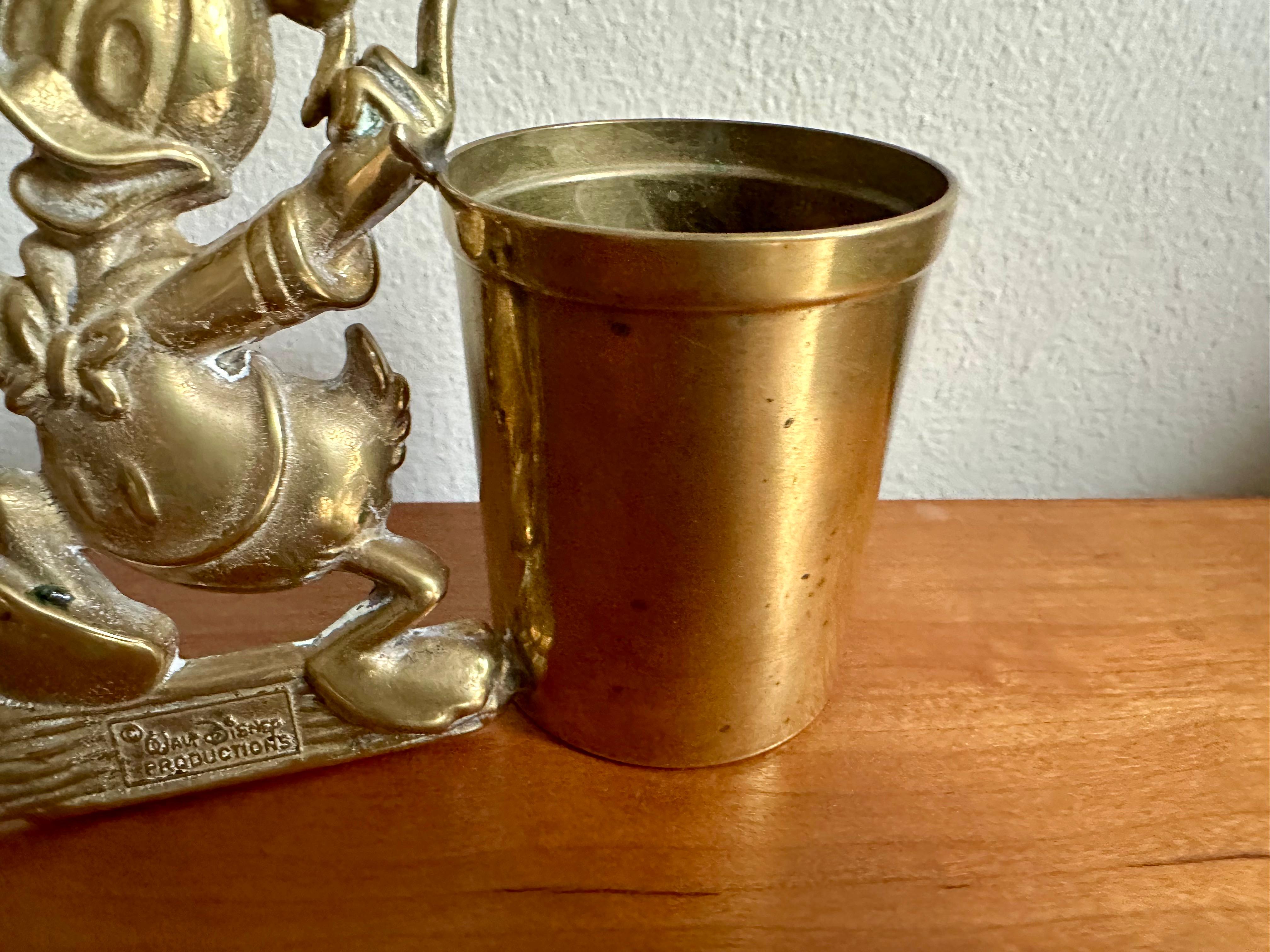 Vintage Donald Duck Brass Pen Holder with Picture Frame – 1970s Collectible For Sale 9