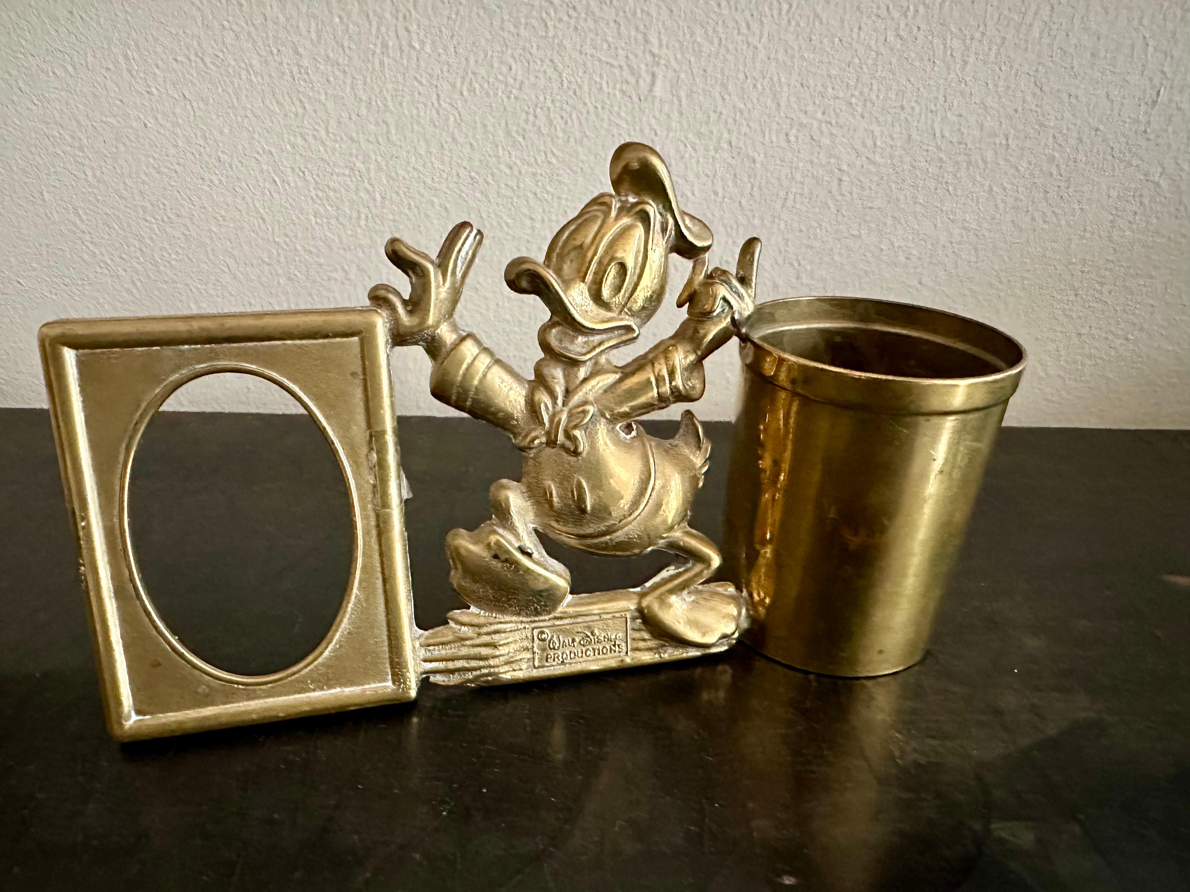 Mid-Century Modern Vintage Donald Duck Brass Pen Holder with Picture Frame – 1970s Collectible For Sale
