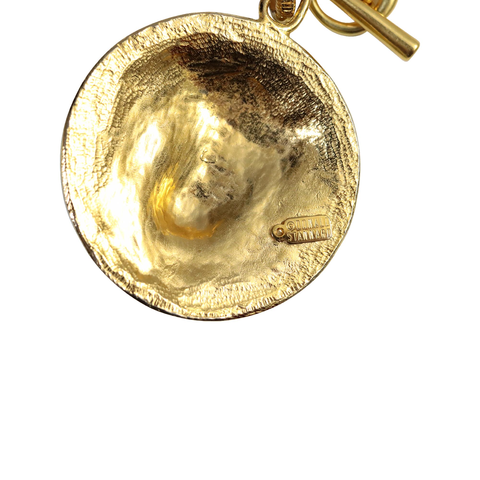Vintage Donald Stannard Gold Tone Emaille Türkis Medusa CIRCA 1980s im Angebot 5