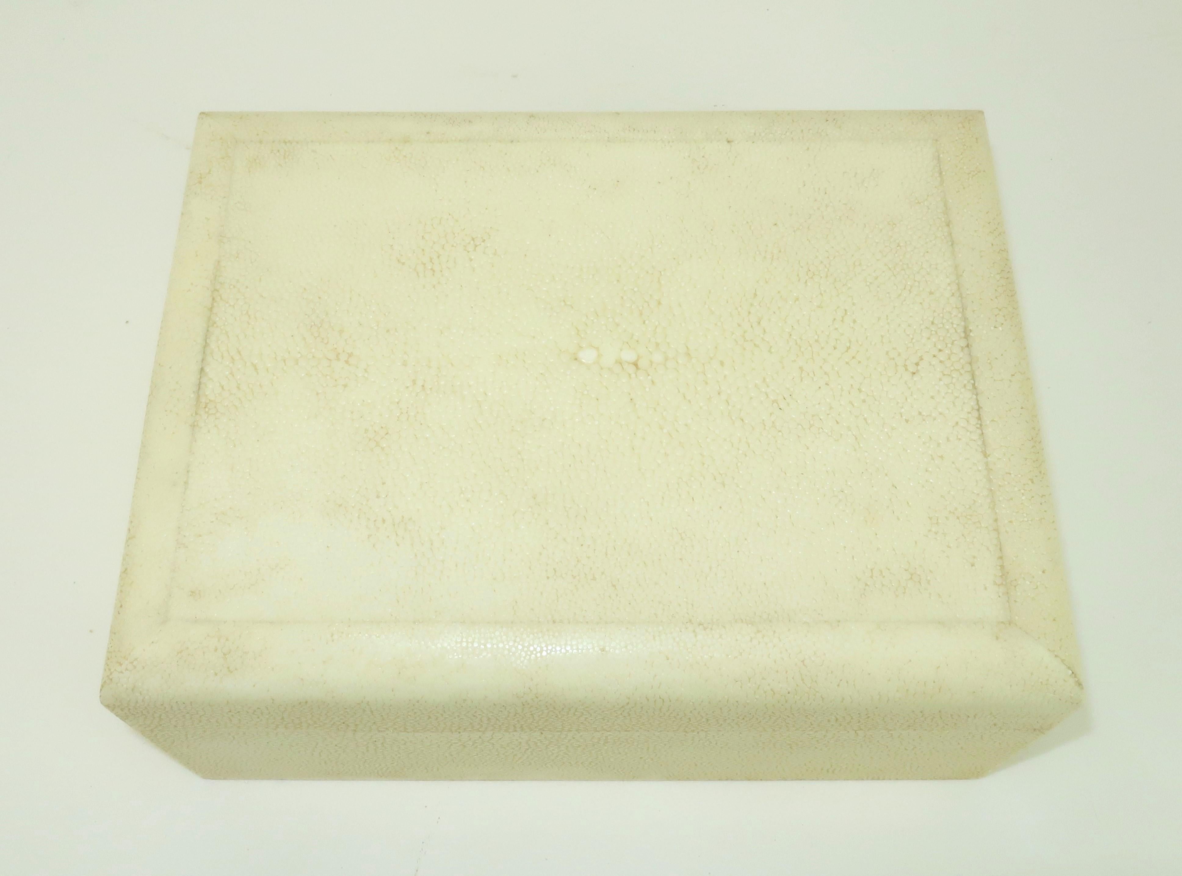Vintage DONNA KARAN Caja forrada de madera con tapa de piel de zapa Beige en venta