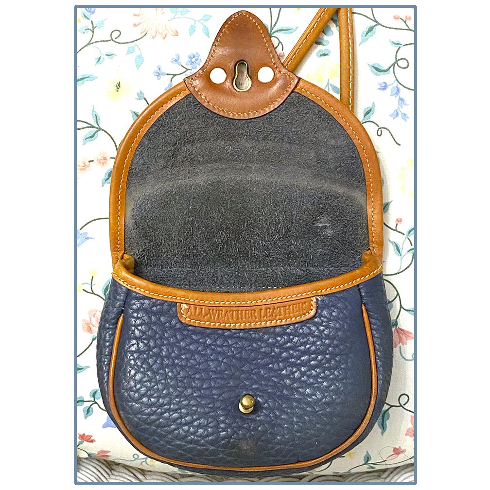 Vintage DOONEY & BOURKE Calvary Mini Crossbody Bag In Good Condition For Sale In Atlanta, GA