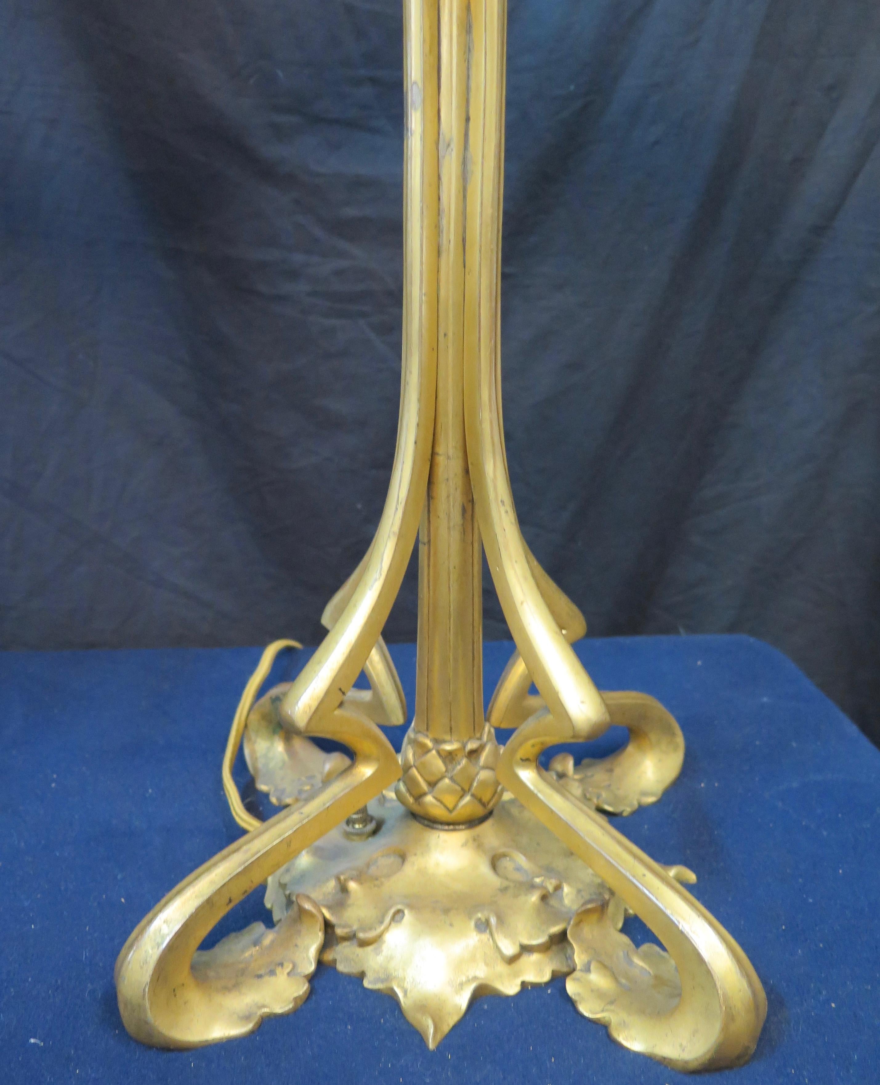 Vintage Doré Bronze and Alabaster Art Nouveau Period Lamps Pair For Sale 3