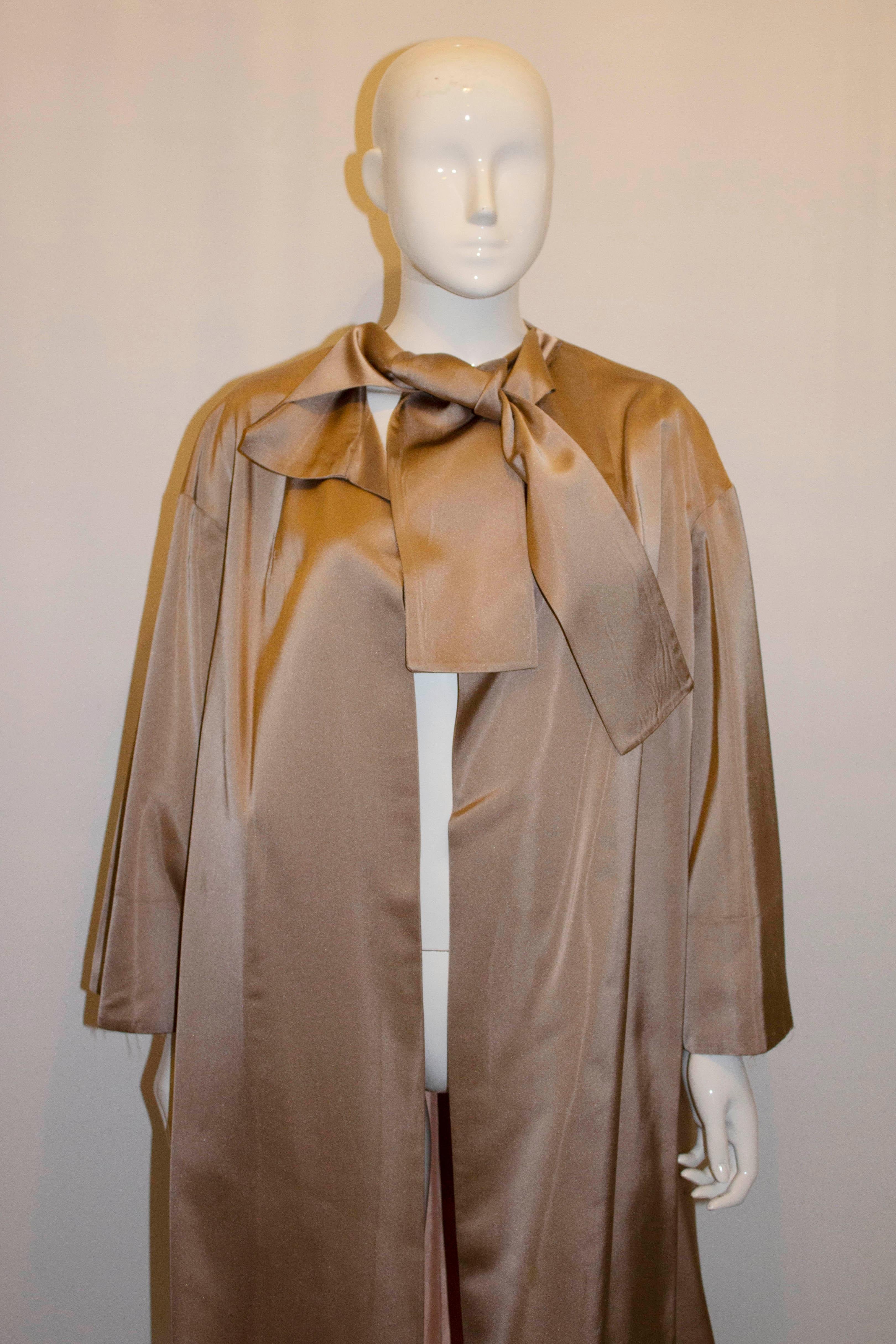 Vintage Doree Leventhal Satin Durster Coat In Good Condition For Sale In London, GB