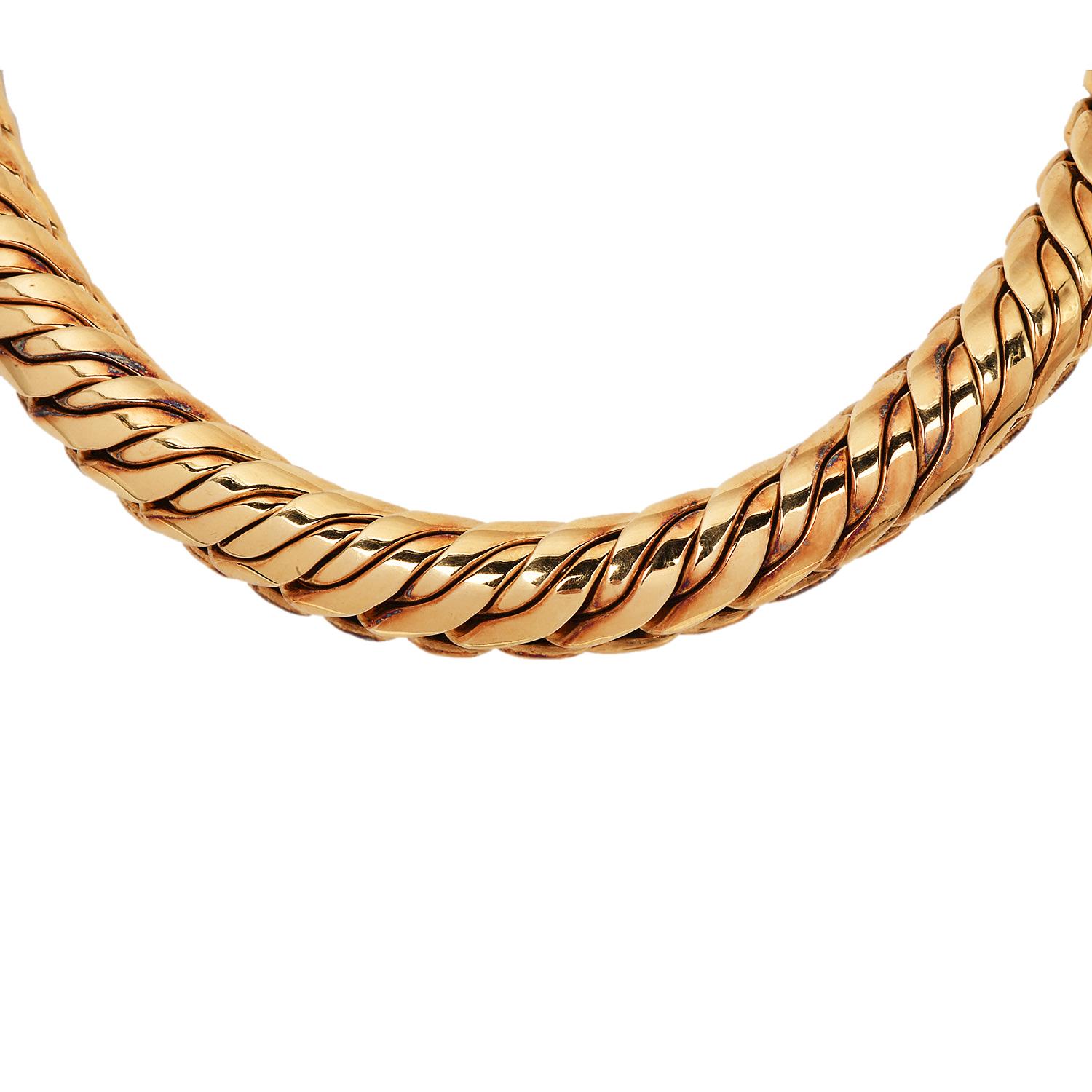 Vintage Dorfman Solid 18K Yellow Gold Wavy Link Choker Necklace In Excellent Condition For Sale In Miami, FL