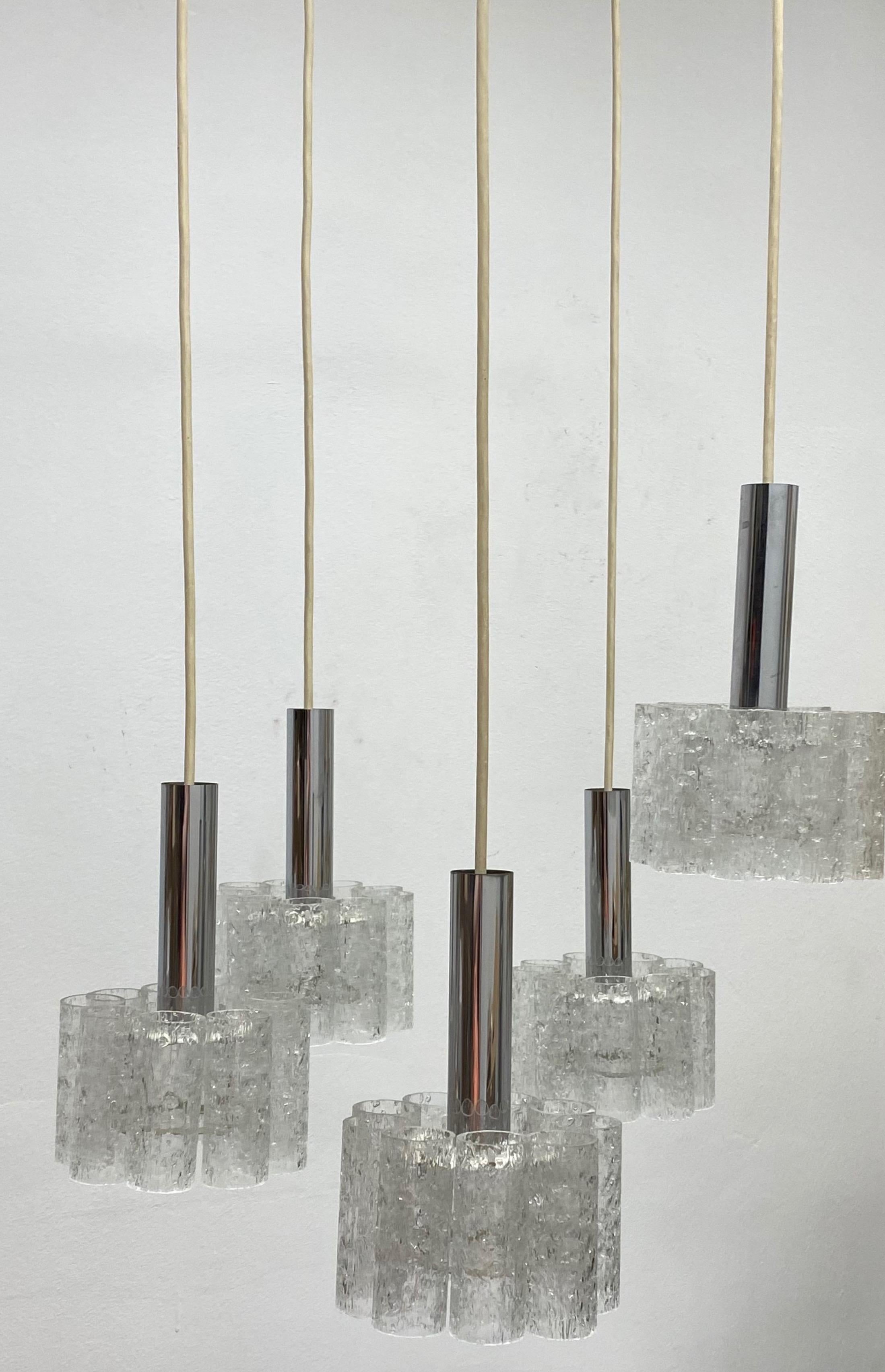 Hängeleuchte Chandlier aus kaskadenförmigem Glas Chandlier, Deutschland, 1960er Jahre (Metall) im Angebot