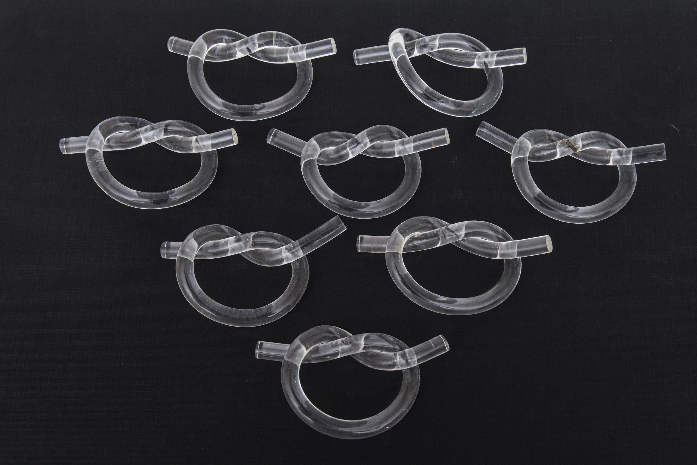 Vintage Dorothy Thorpe Clear Twisted Lucite Napkin Rings Set of Eight In Good Condition In North Miami, FL