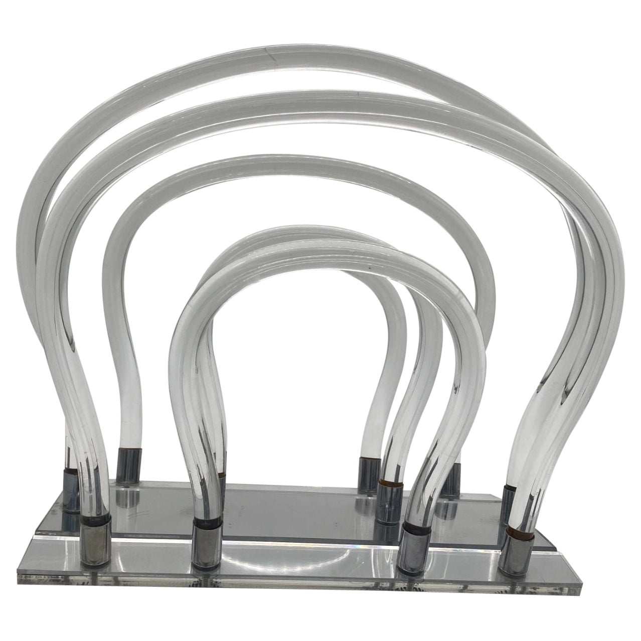 Porte-revues vintage Dorothy Thorpe en Lucite Miroir et Mylar « Chrome »