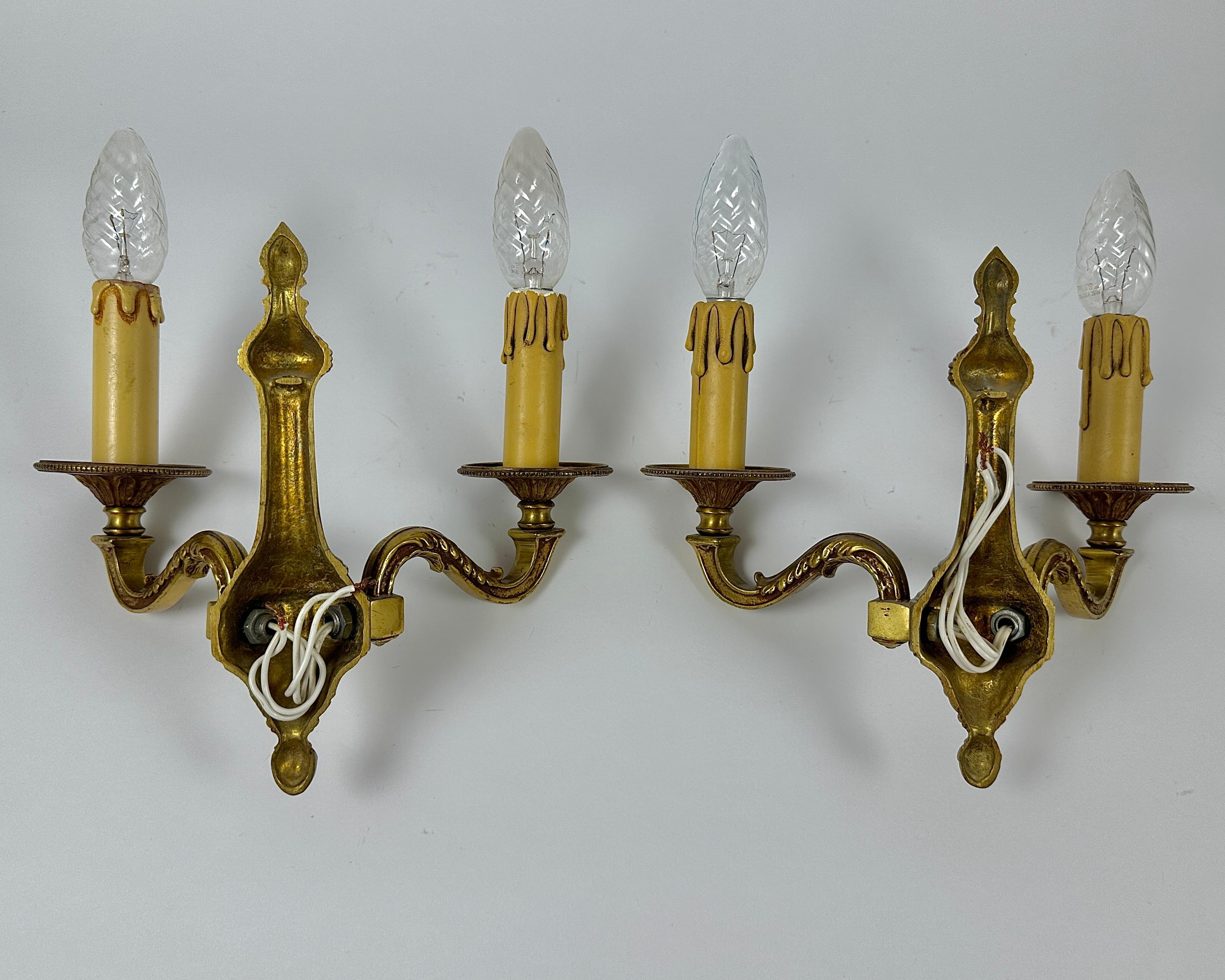Apliques de pared vintage de doble brazo en bronce dorado, set 2 Rococó en venta