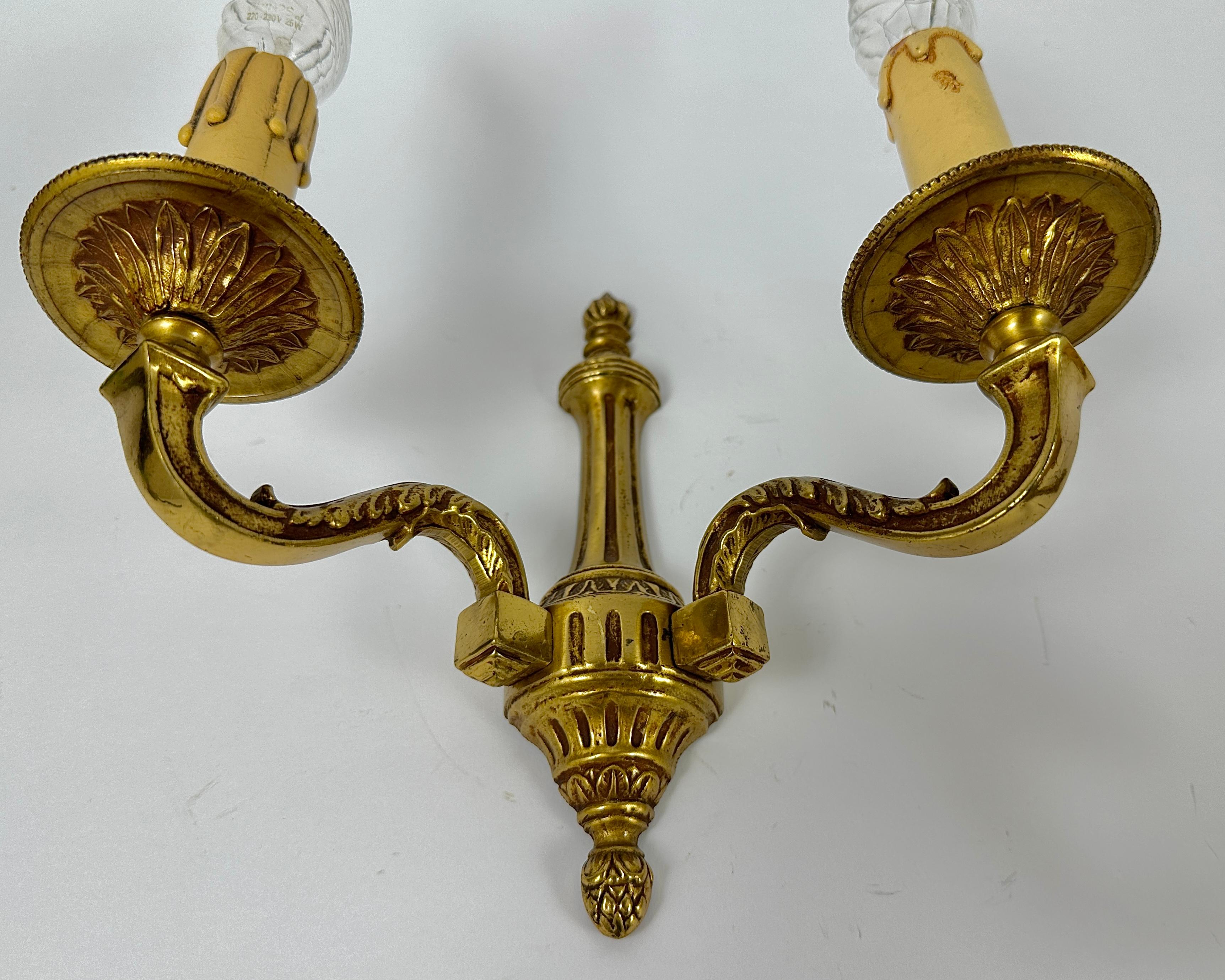 Apliques de pared vintage de doble brazo en bronce dorado, set 2 en Excelente estado para la venta en Bastogne, BE