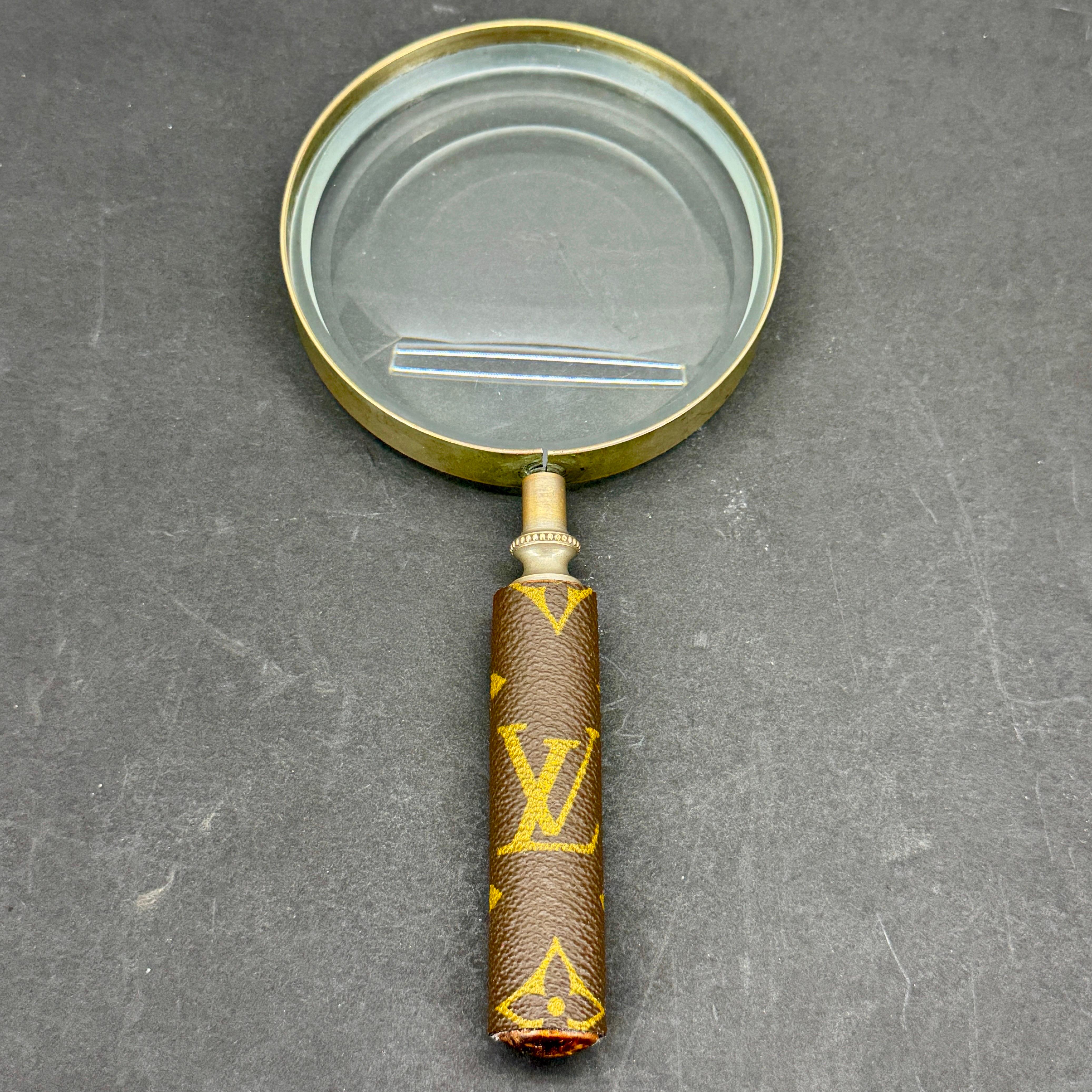 Metallo Lente d'ingrandimento doppia concava vintage con imbottitura Louis Vuitton in vendita