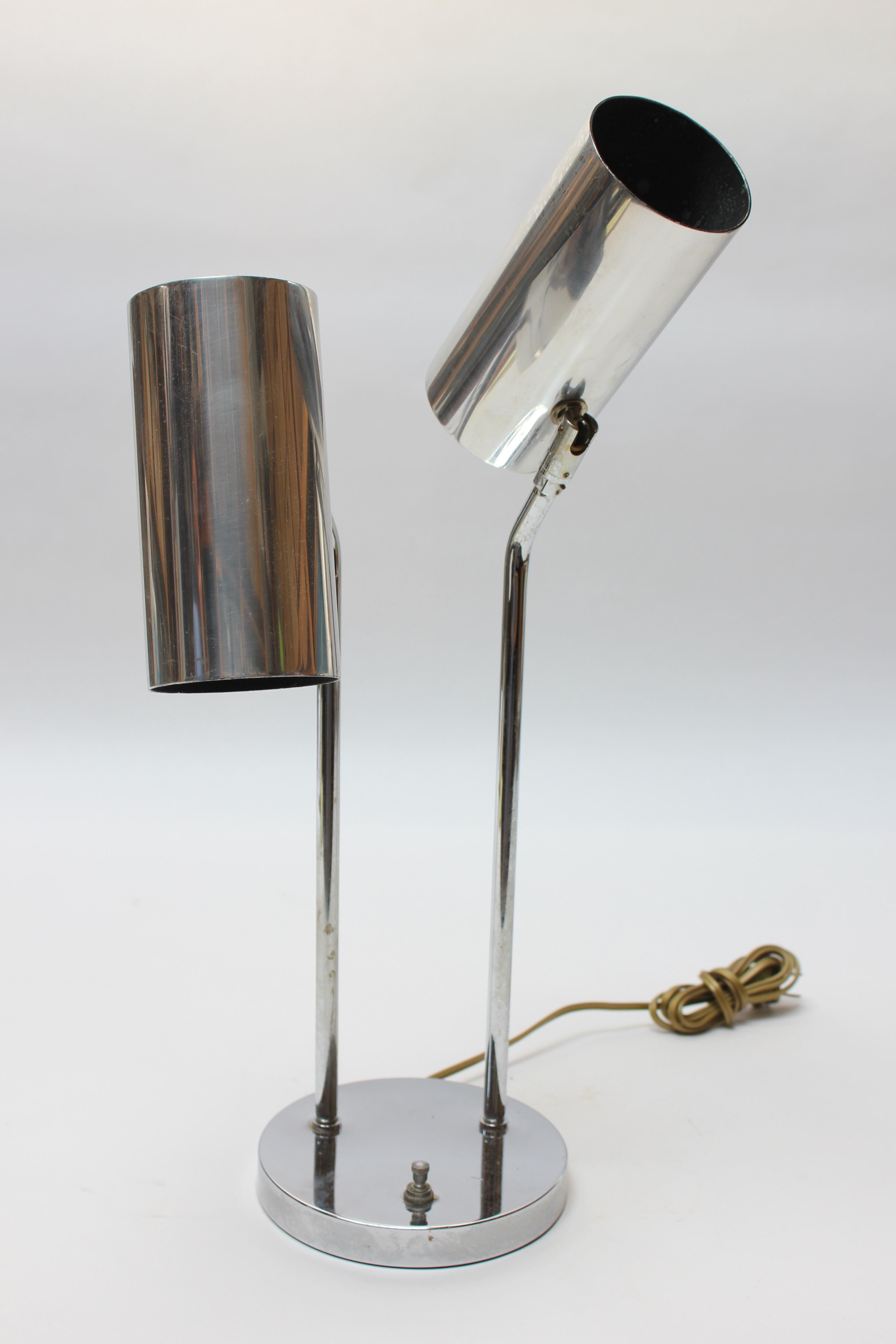 Mid-Century Modern Lampe de bureau vintage réglable à double tige chromée de Robert Sonneman en vente