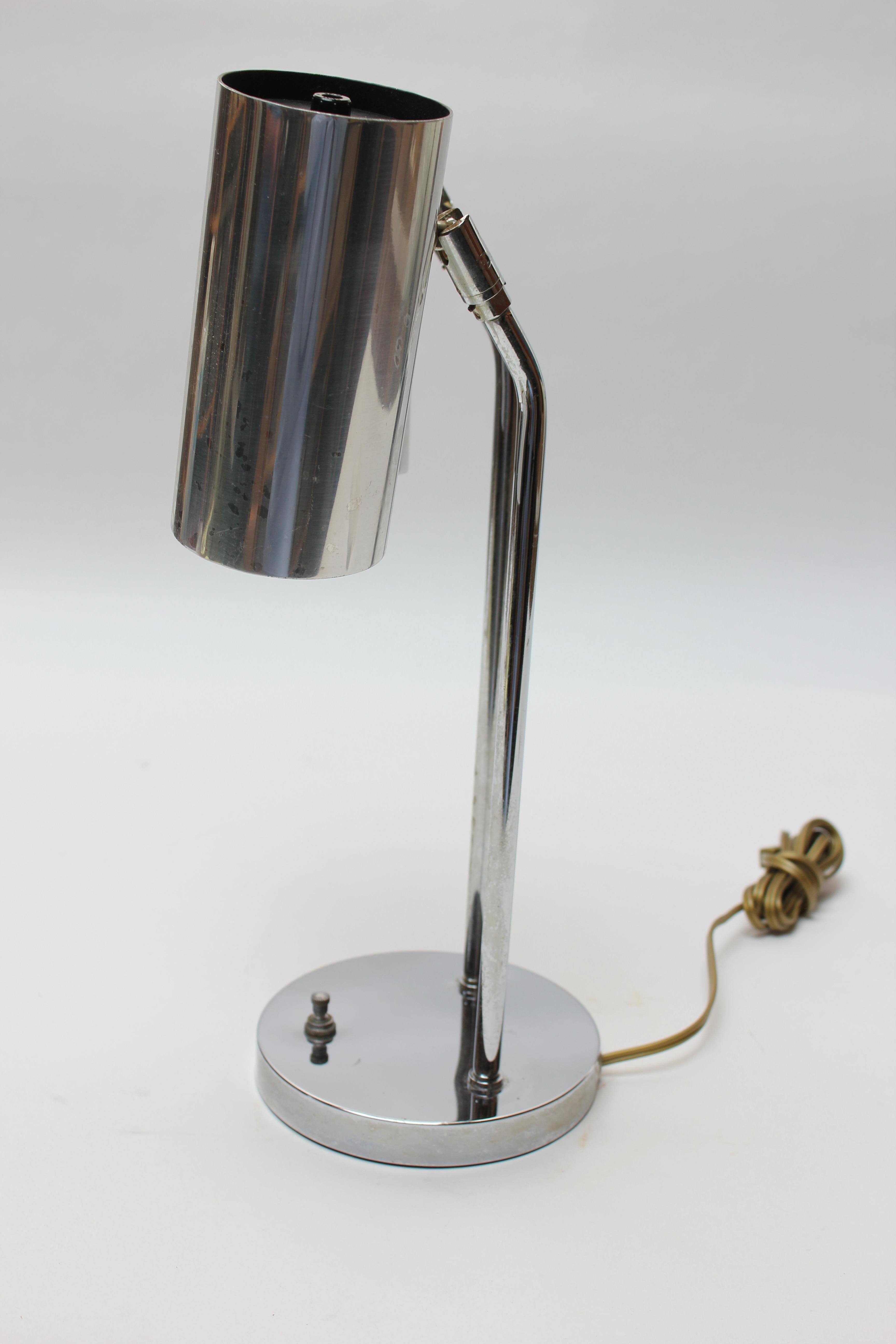 Lampe de bureau vintage réglable à double tige chromée de Robert Sonneman Bon état - En vente à Brooklyn, NY