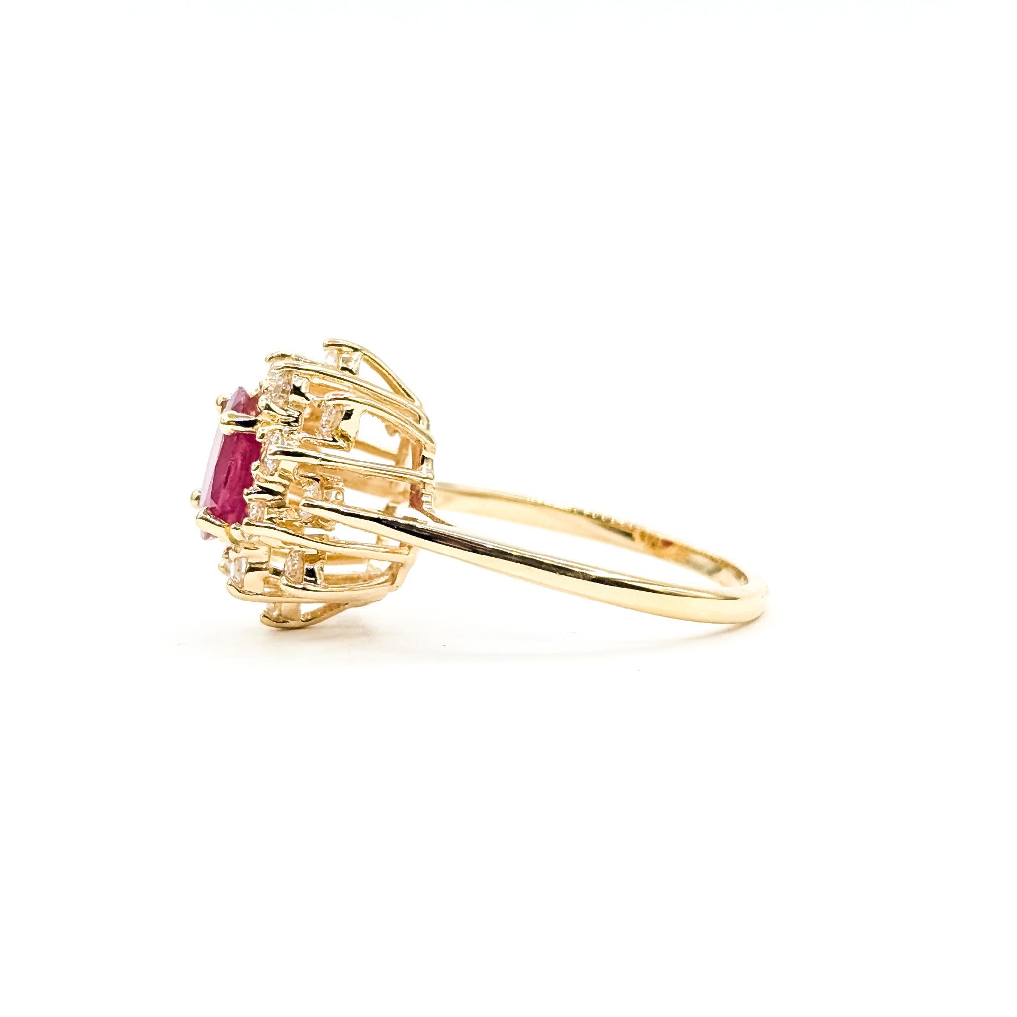 Anello Vintage con doppia aureola di rubini e diamanti in 14 carati in vendita 3