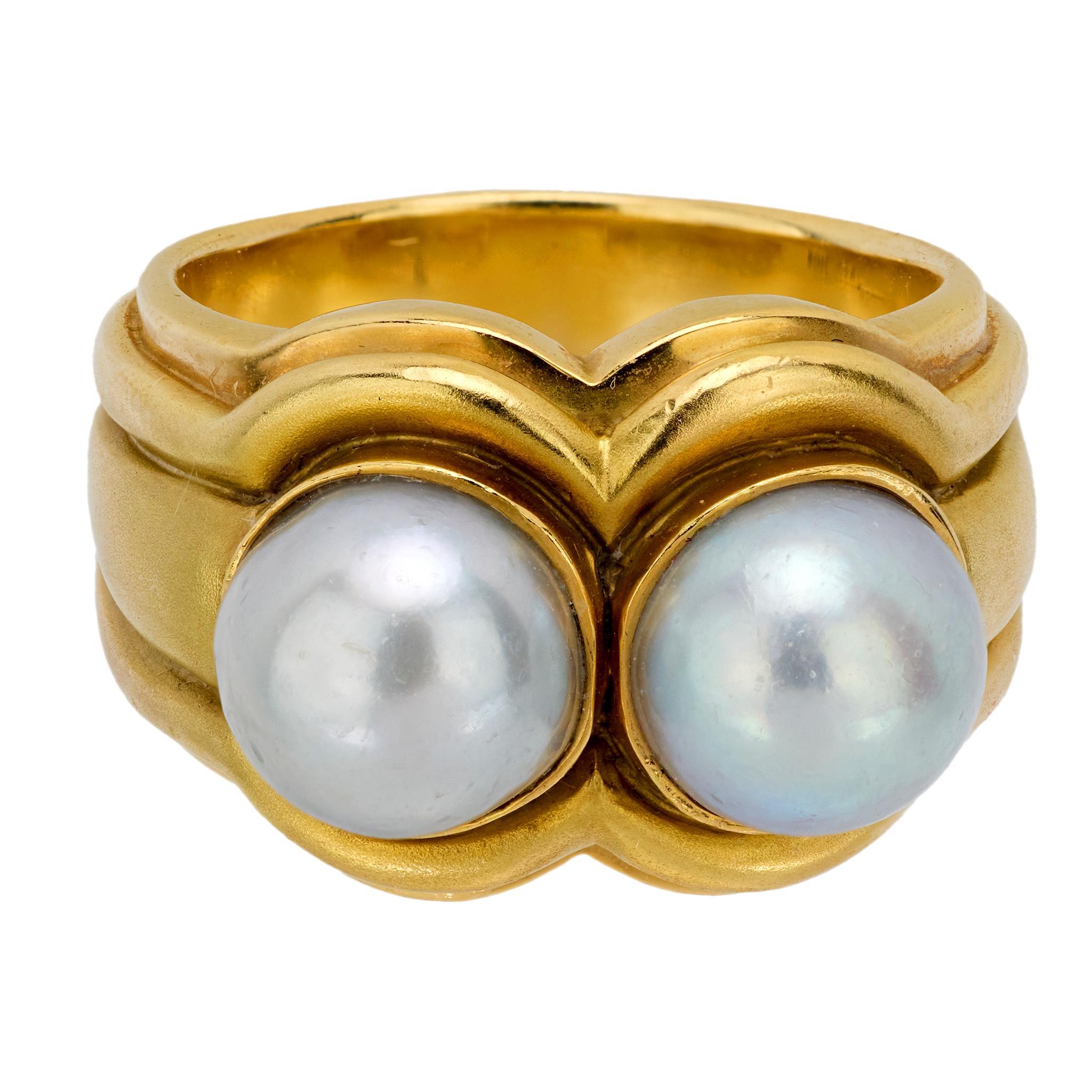 Moderne Bague vintage en or jaune 18 carats à double perle en vente