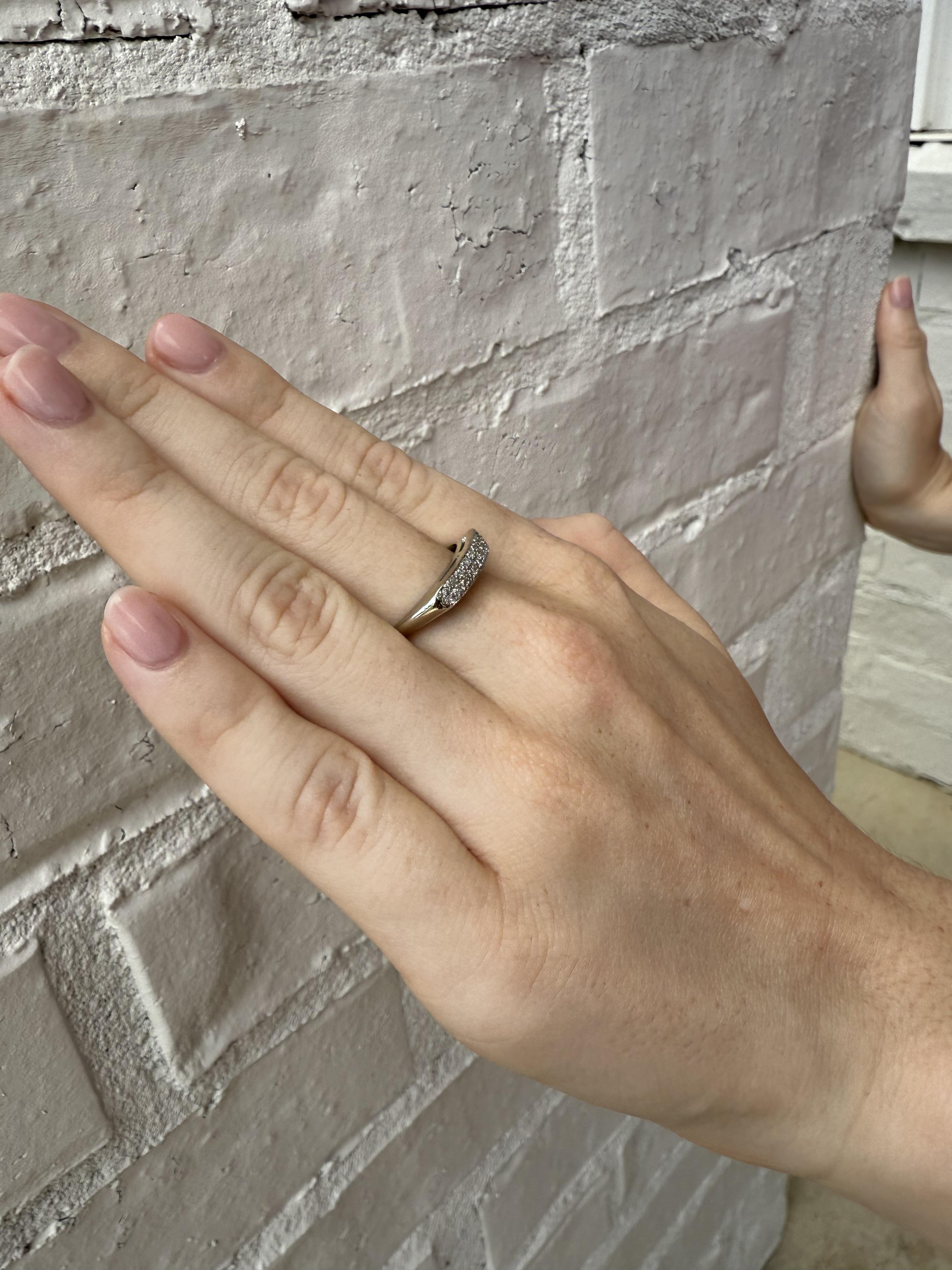 Vintage Double Row Diamond Band 14K White Gold In Good Condition For Sale In Montgomery, AL