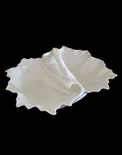 Piatto da portata vintage in pietra ferrosa smaltata a doppia conchiglia - K.K. - XX secolo