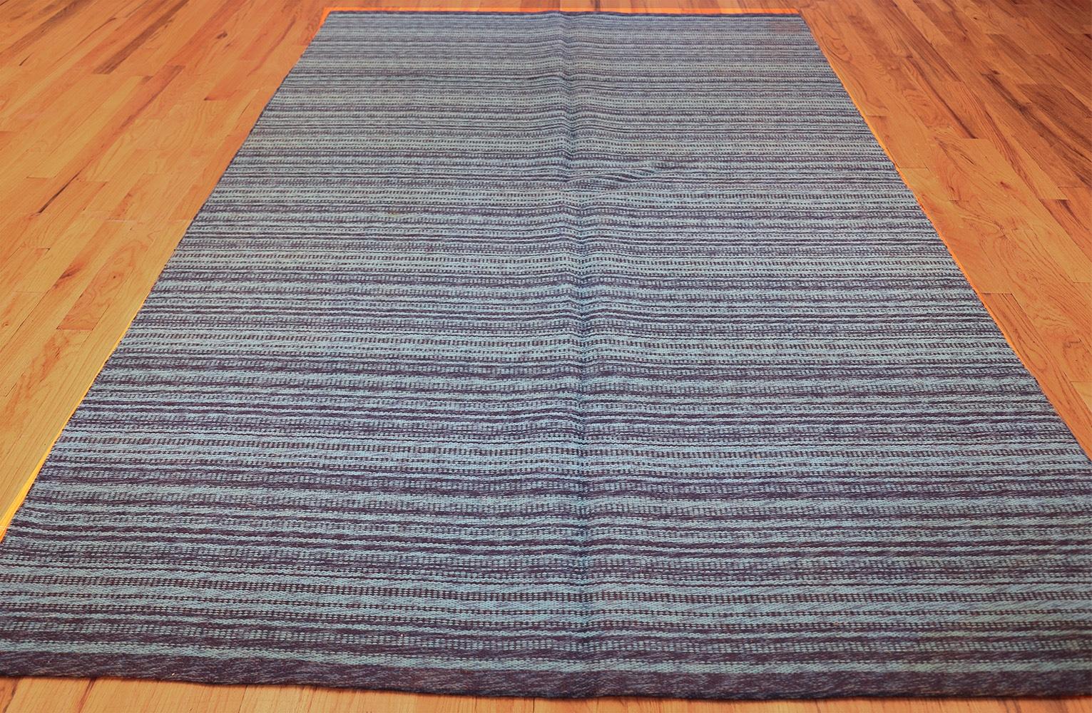 Scandinavian Modern Vintage Double Sided  Swedish Kilim. 6 ft 5 in x 9 ft 8 in For Sale