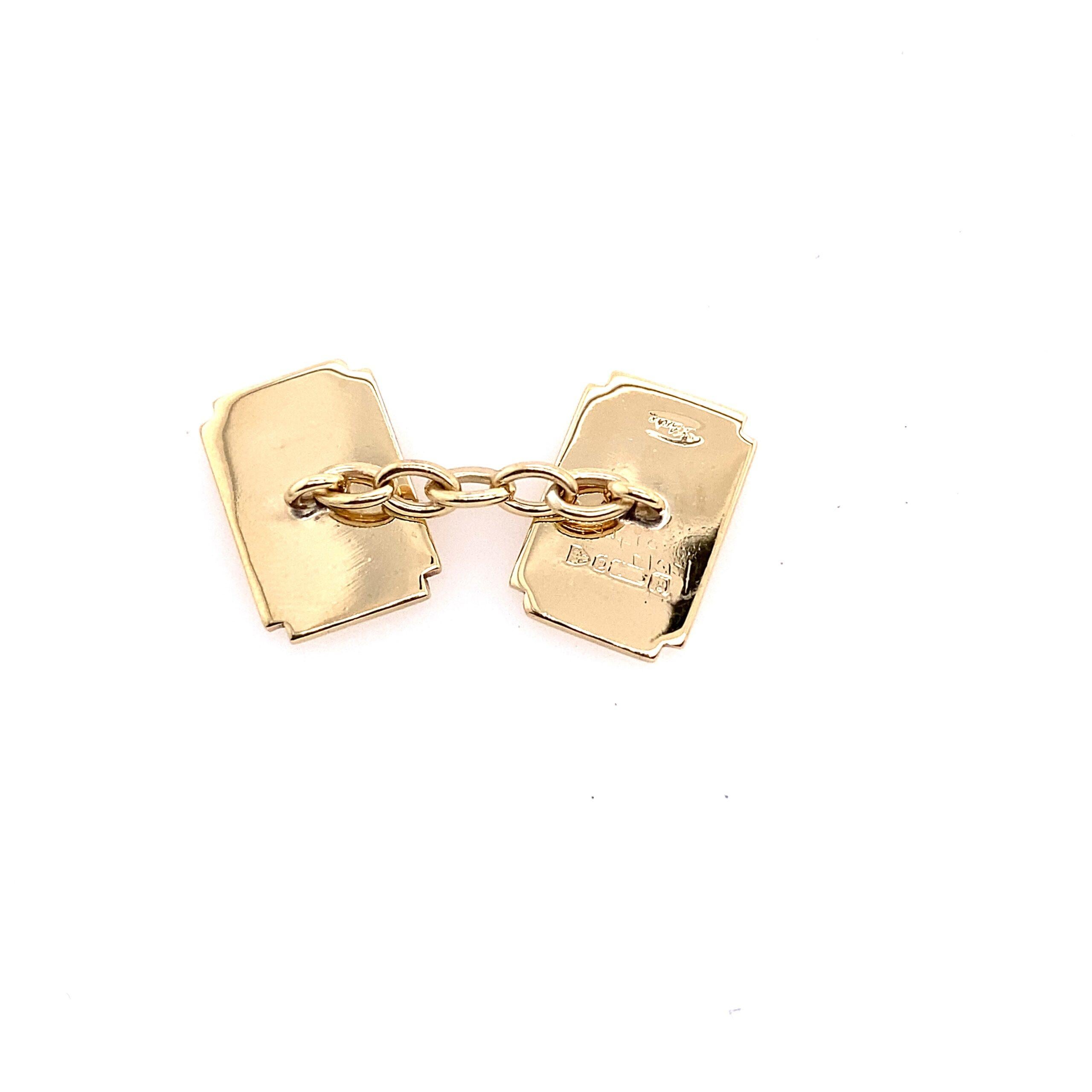 Vintage Double Sided Fully Engine Turned Cufflinks, With Chain In Between In 9ct Gold
Additional Information: 
Total Weight: 7.4g
Item Dimension: 15mm x 10mm
SMS5891