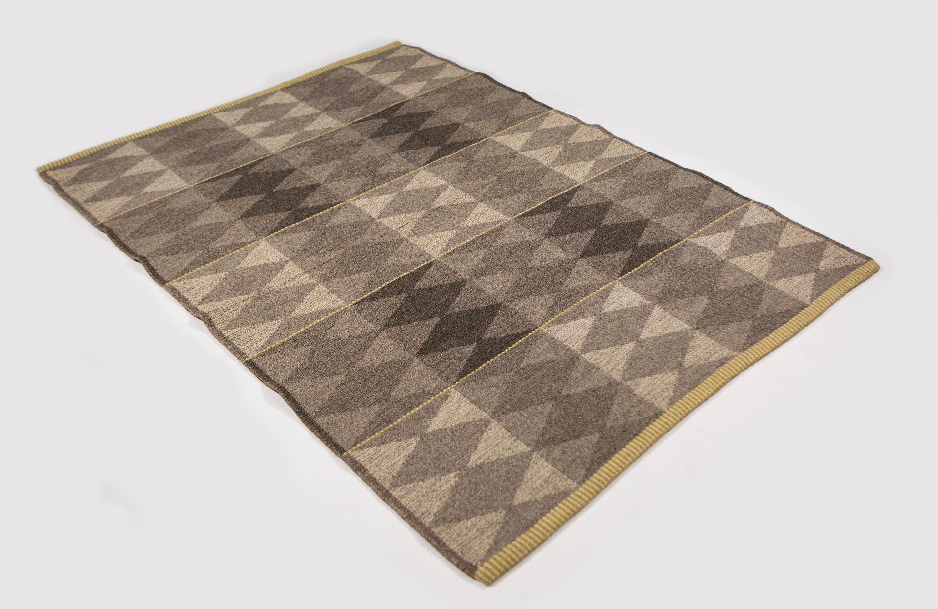 Vintage double sided Swedish flat-weave carpet, Sweden, 1960's

Measures: 146 x 192 cm.