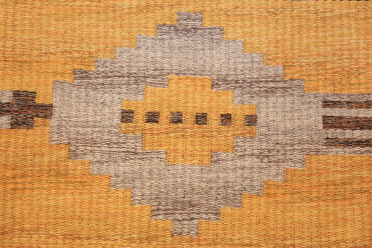 20th Century Vintage Double-Sided Swedish Kilim Rug. Size: 5 ft x 7 ft 8 in (1.52 m x 2.34 m)