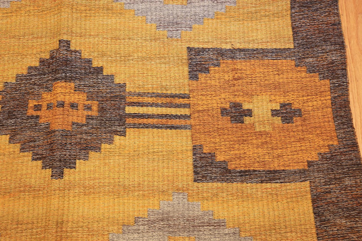 Vintage Double-Sided Swedish Kilim Rug. Size: 5 ft x 7 ft 8 in (1.52 m x 2.34 m) 1