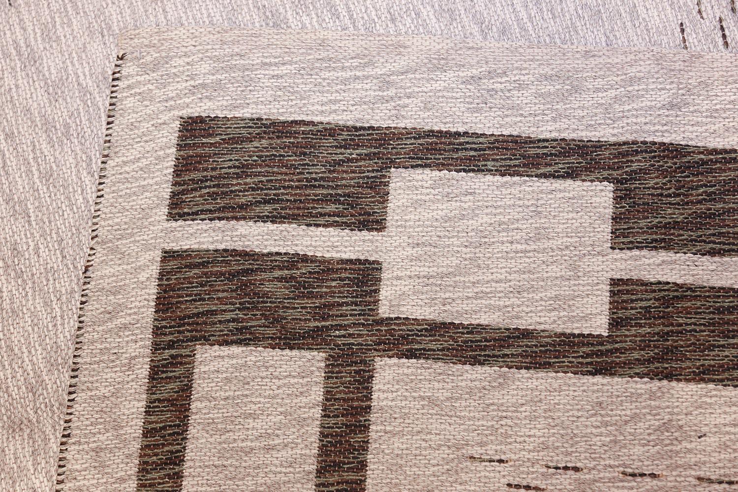 Hand-Woven Vintage Double-Sided Swedish Kilim. 6 ft 3 in x 9 ft 5 in  For Sale
