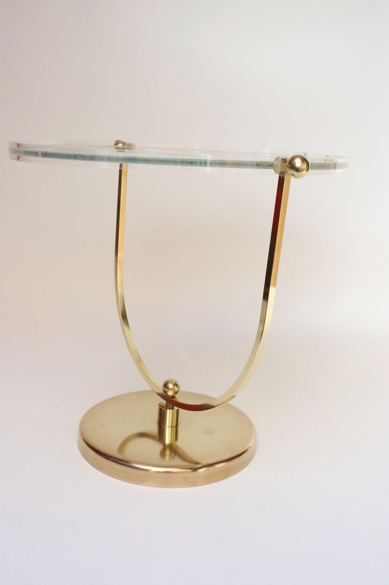Vintage Beidseitiger Kosmetikspiegel aus Messing und Lucite von Charles Hollis Jones im Zustand „Starke Gebrauchsspuren“ im Angebot in Brooklyn, NY