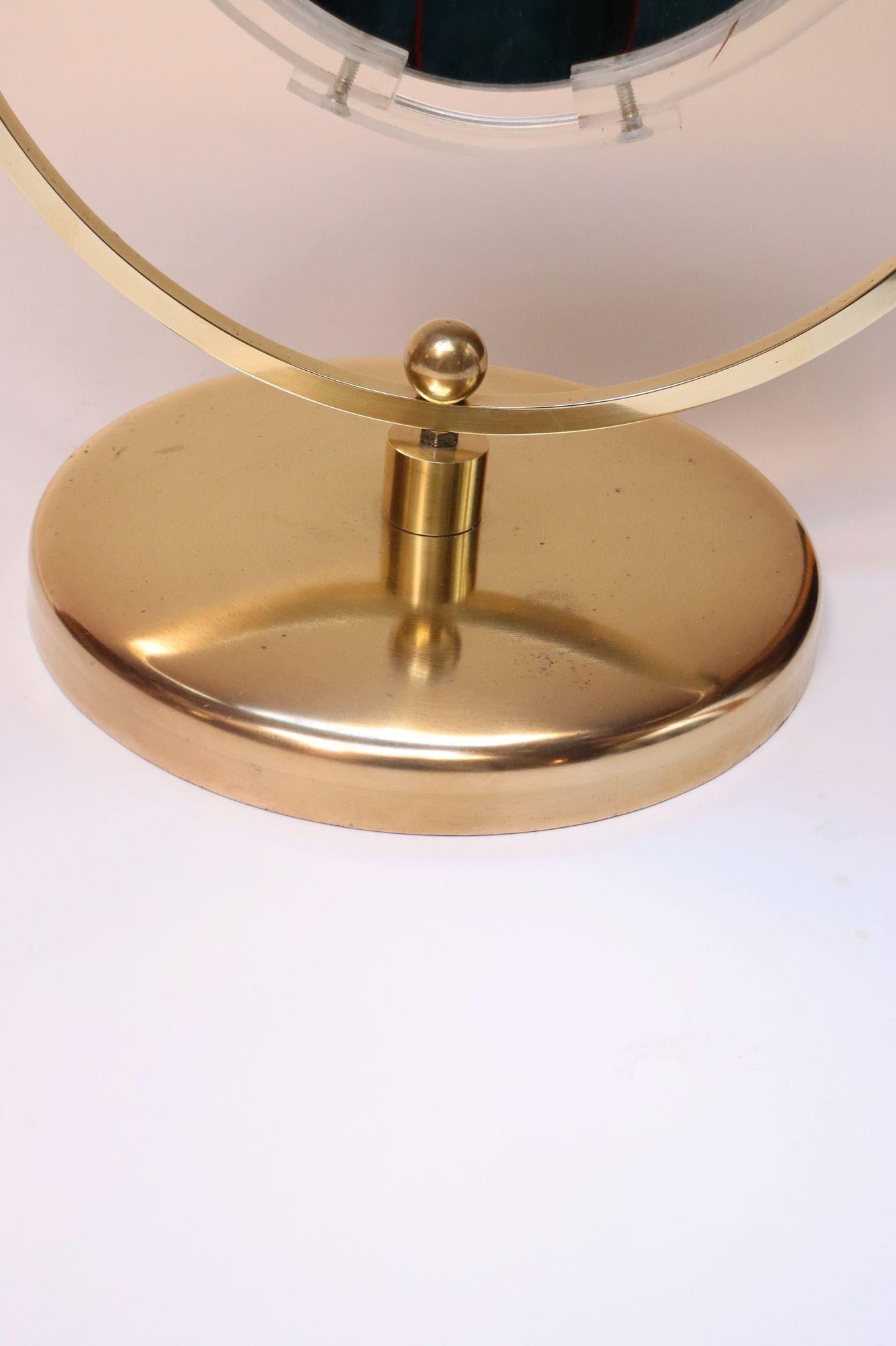 Vintage Beidseitiger Kosmetikspiegel aus Messing und Lucite von Charles Hollis Jones im Angebot 3