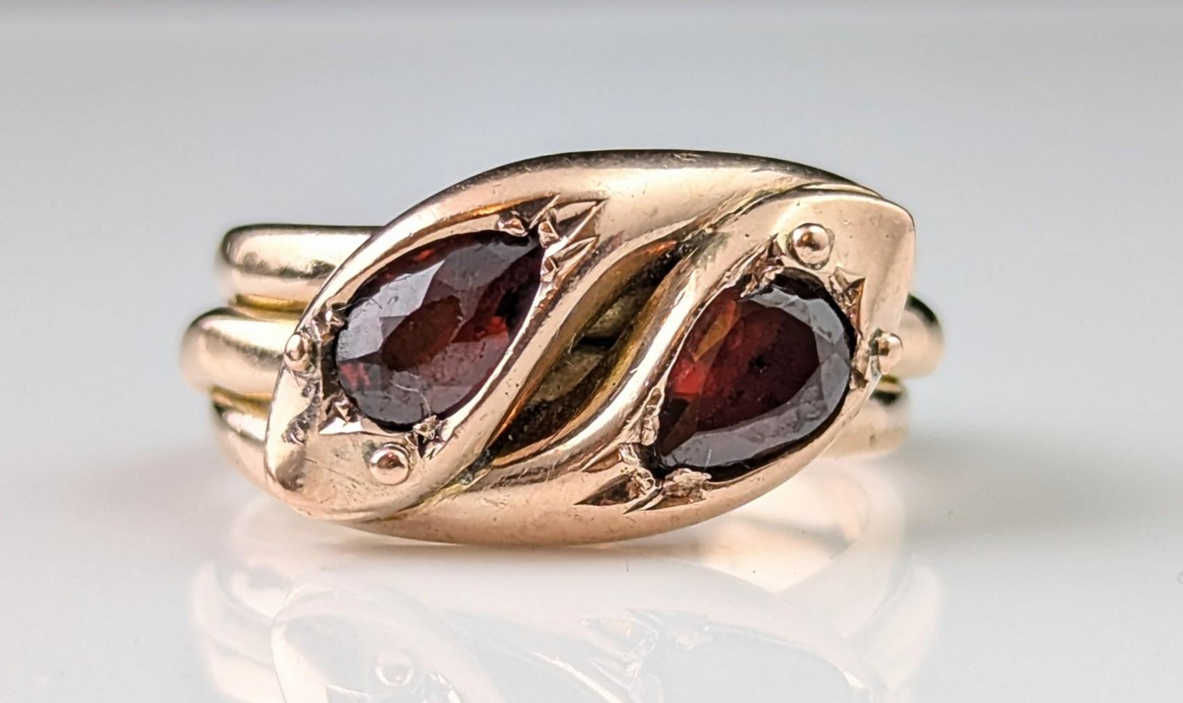 Vintage Double snake ring, Garnet, 9k rose gold 4