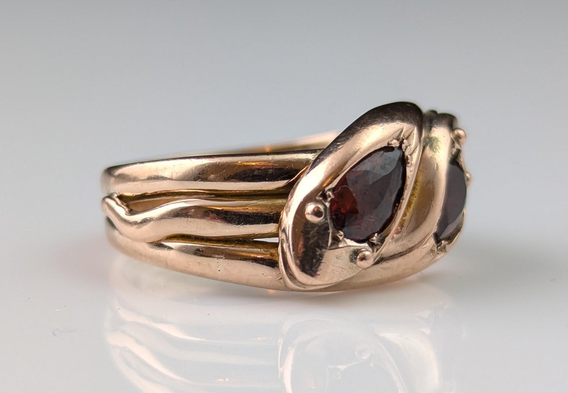 Vintage Double snake ring, Garnet, 9k rose gold 6