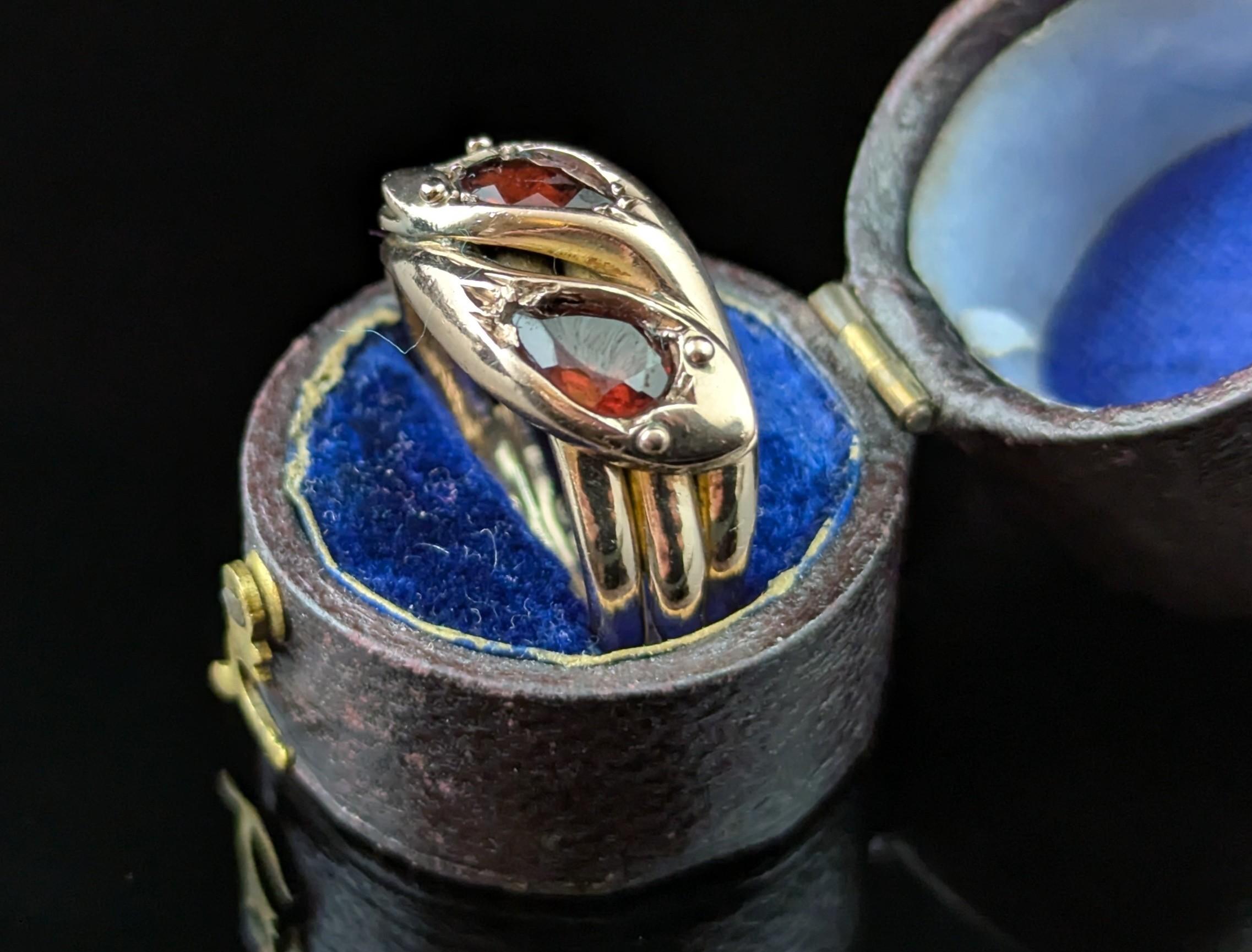 Pear Cut Vintage Double snake ring, Garnet, 9k rose gold