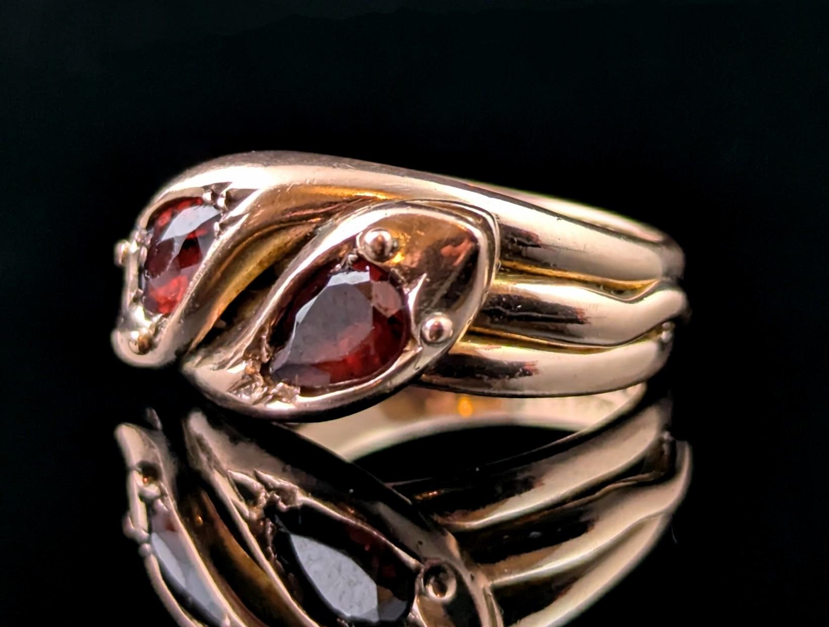 Vintage Double snake ring, Garnet, 9k rose gold 2