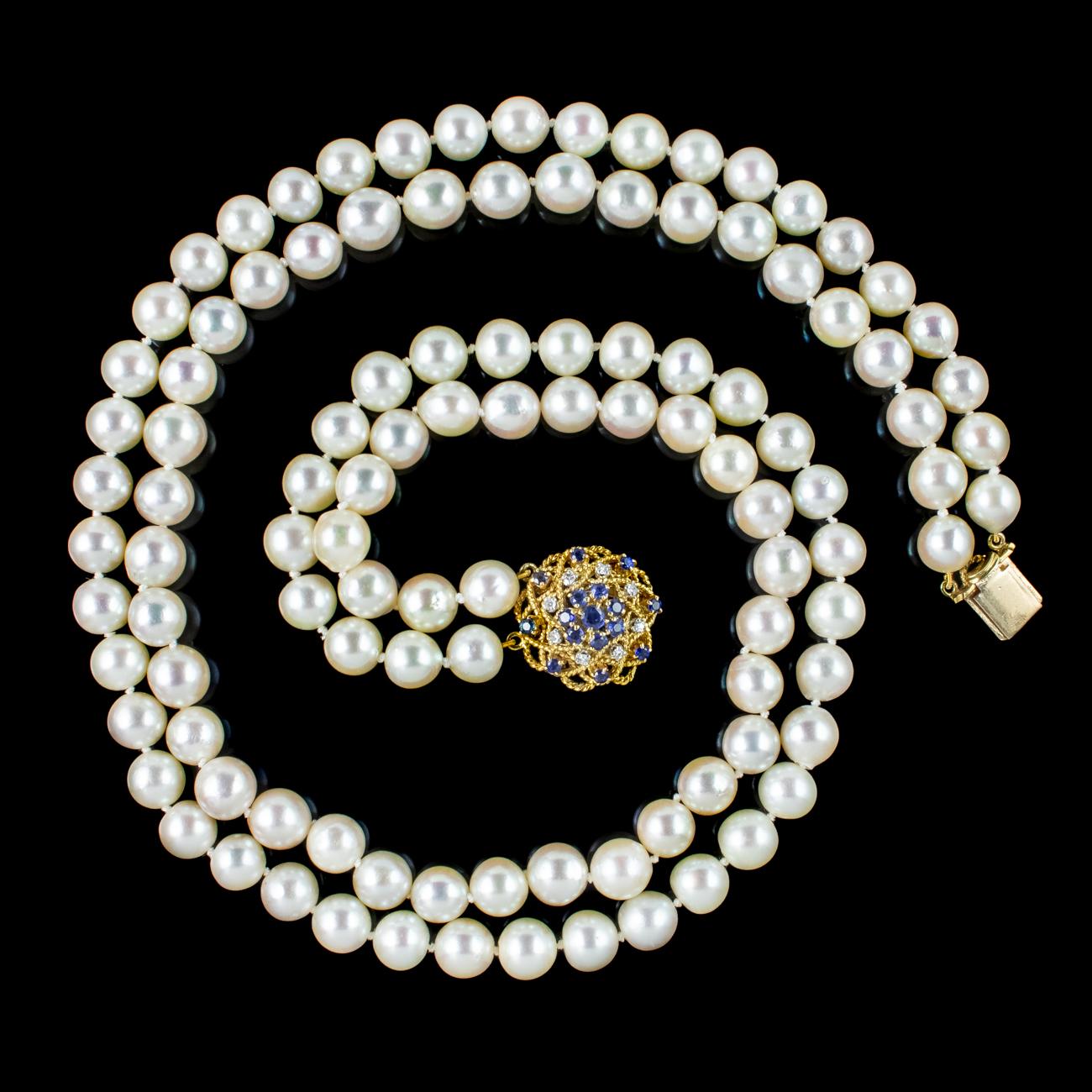 Doppelreihige Vintage Perlenkette mit Saphir-Diamant-Verschluss (Retro) im Angebot