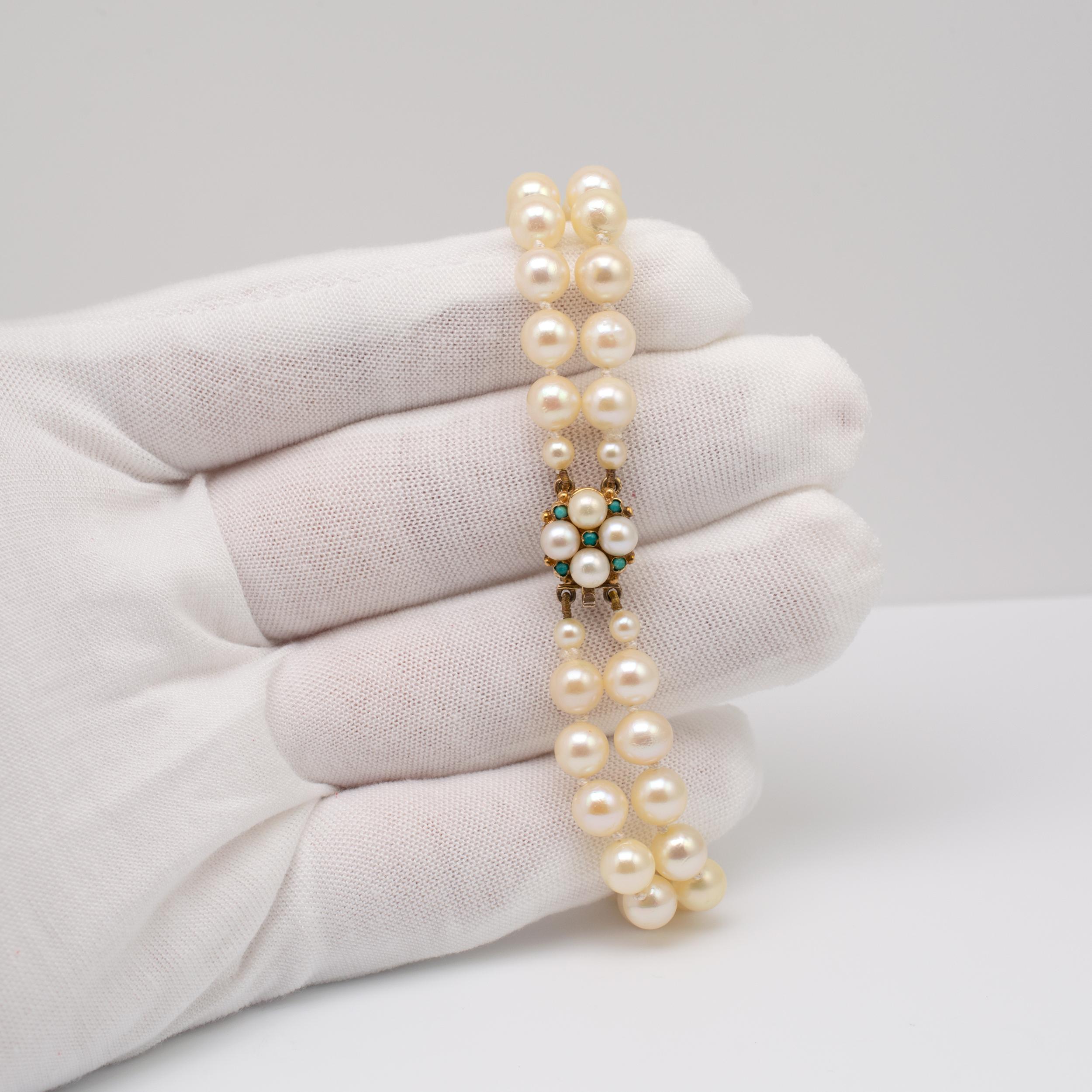 Vintage Double Strand Pearl Turquoise Bracelet Gold Clasp circa 1970s For Sale 1