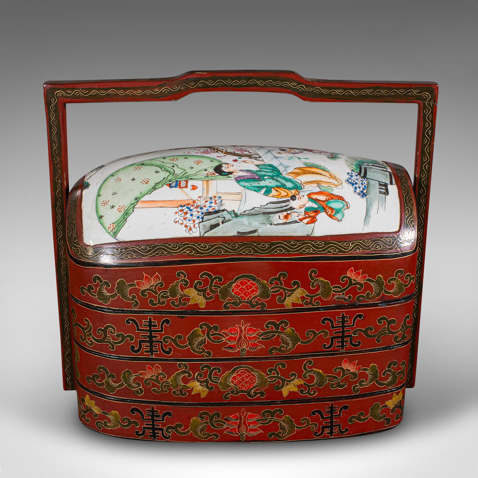 Coffre Dowry oriental, boîte gigogne, céramique, art déco, rangement, vers 1930 Bon état - En vente à Hele, Devon, GB
