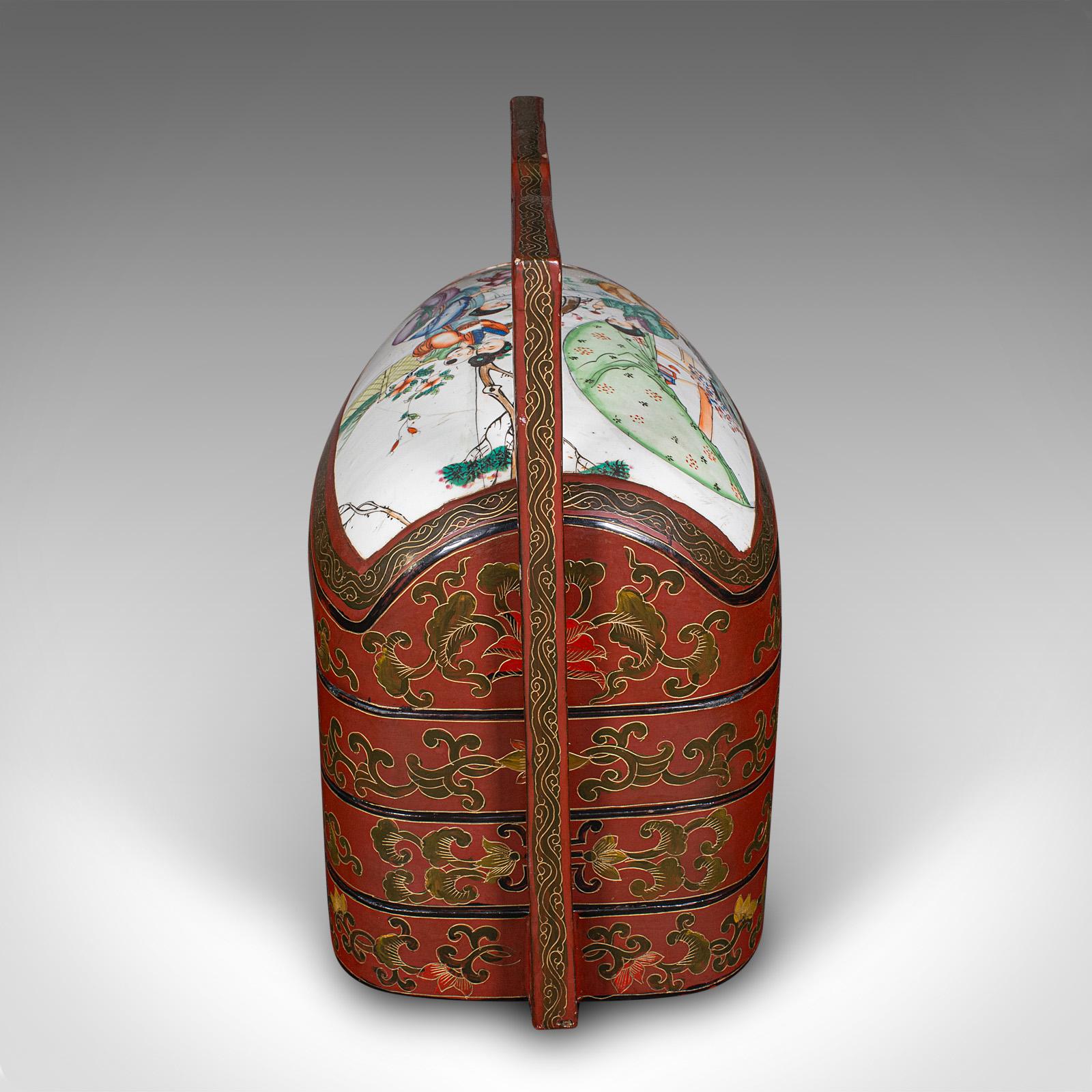 Milieu du XXe siècle Coffre Dowry oriental, boîte gigogne, céramique, art déco, rangement, vers 1930 en vente