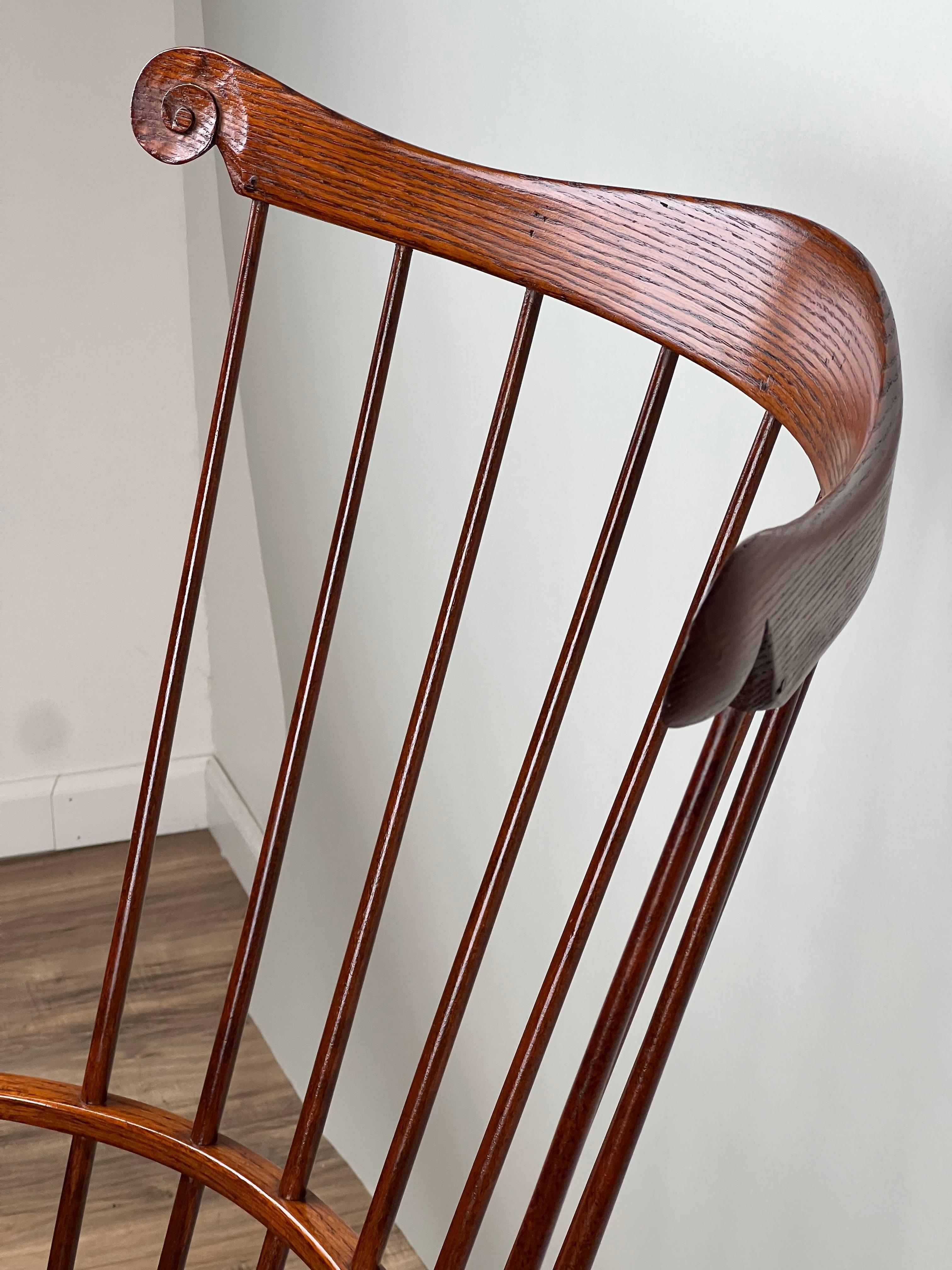 Américain By D. A. Dimes Comb Back Windsor Arm Chair en vente