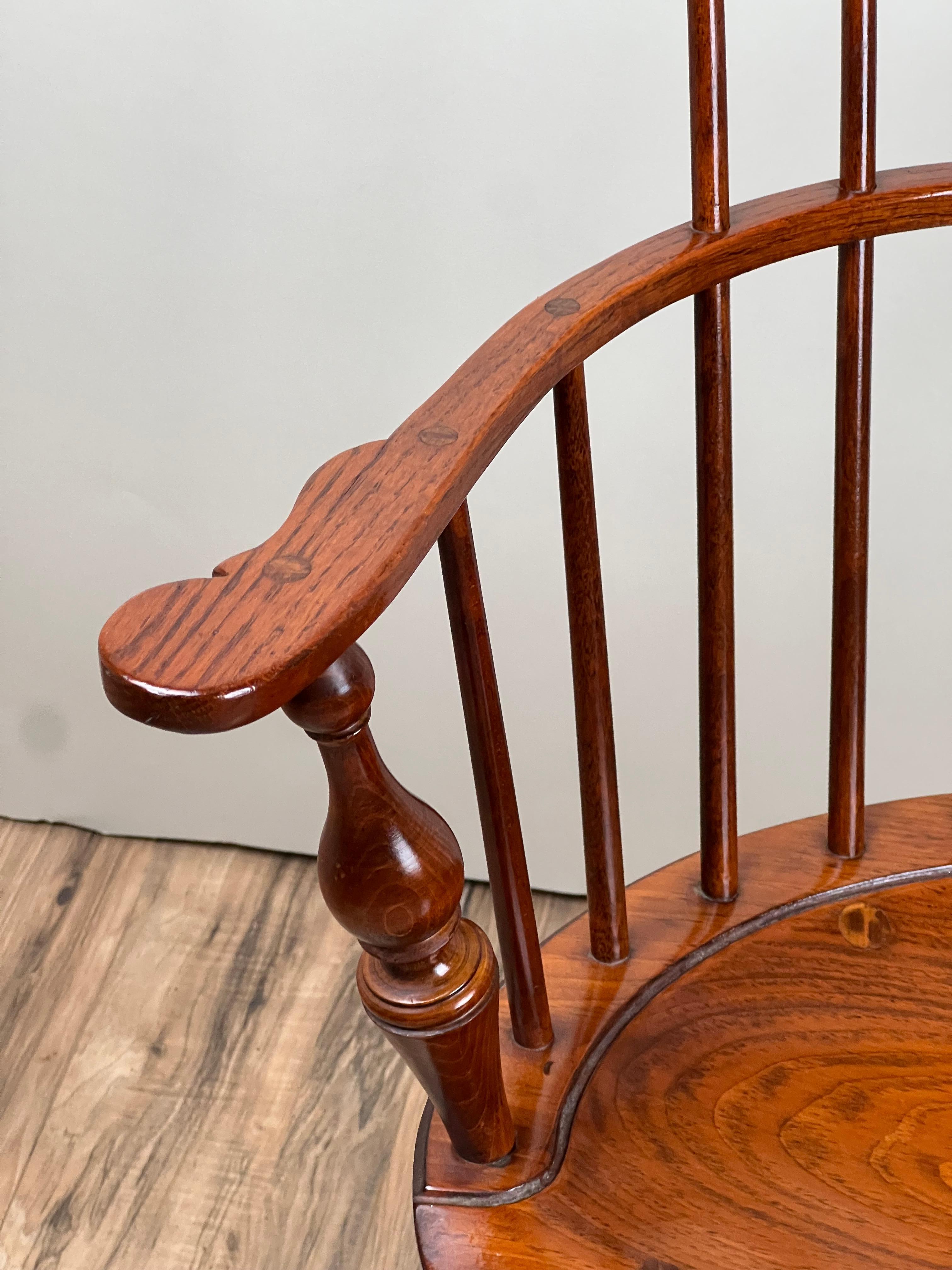 By D. A. Dimes Comb Back Windsor Arm Chair Bon état - En vente à Westfield, MA