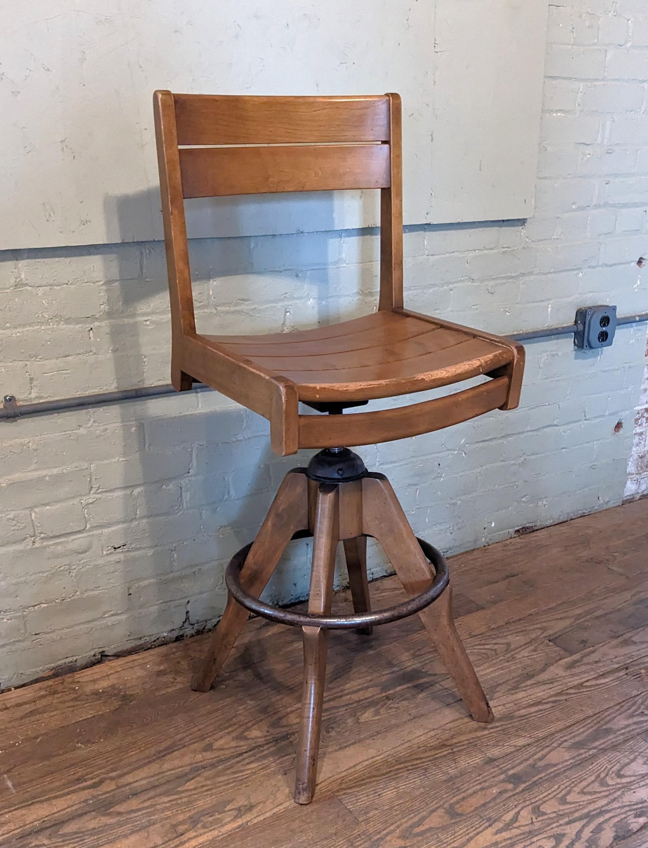 Adjustable maple drafting stool

Overall dimensions: 17 1/2
